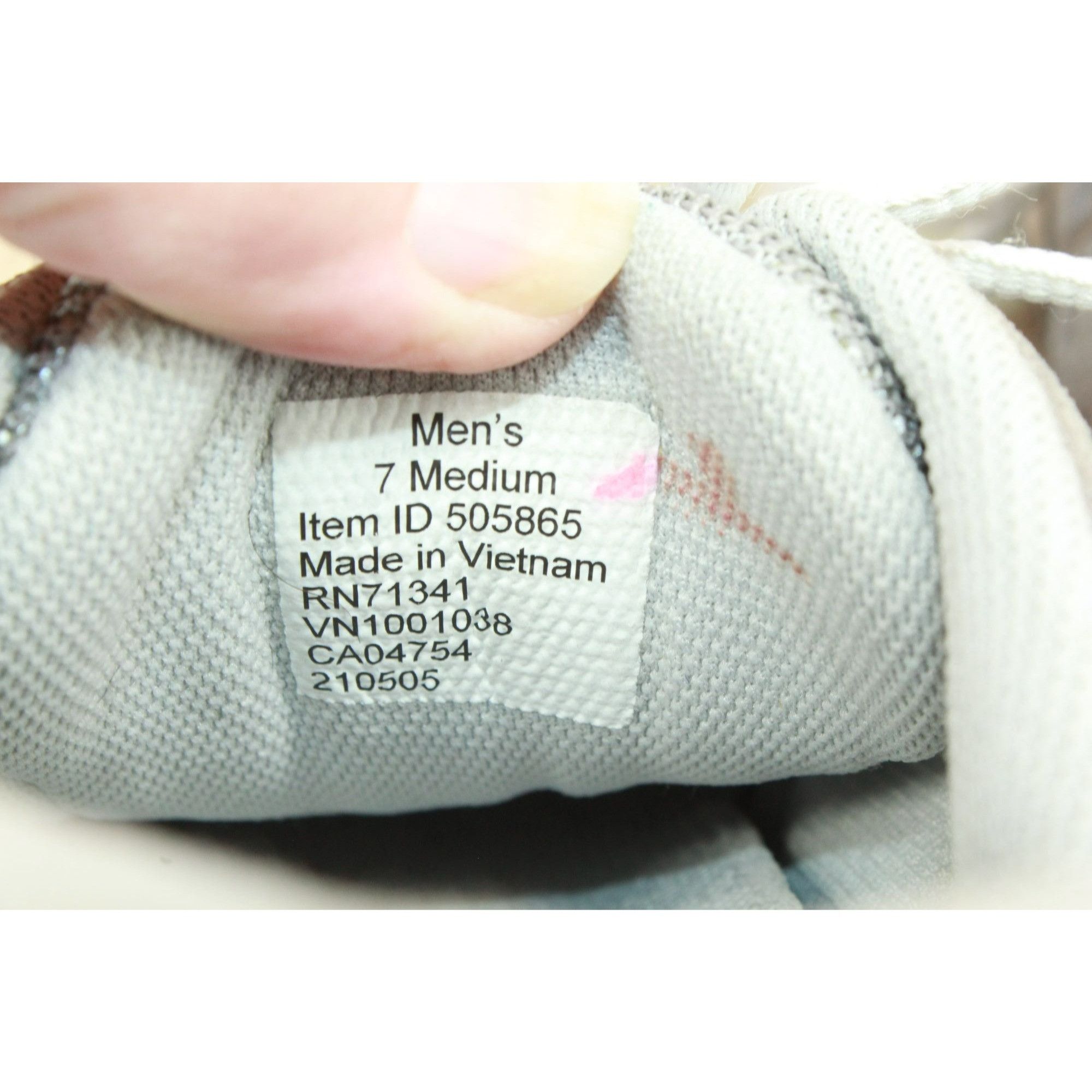 L.L. Bean LL Bean Men's Padded Collar Walking Sneaker Shoes 7 M Size US 7 / EU 40 - 8 Thumbnail