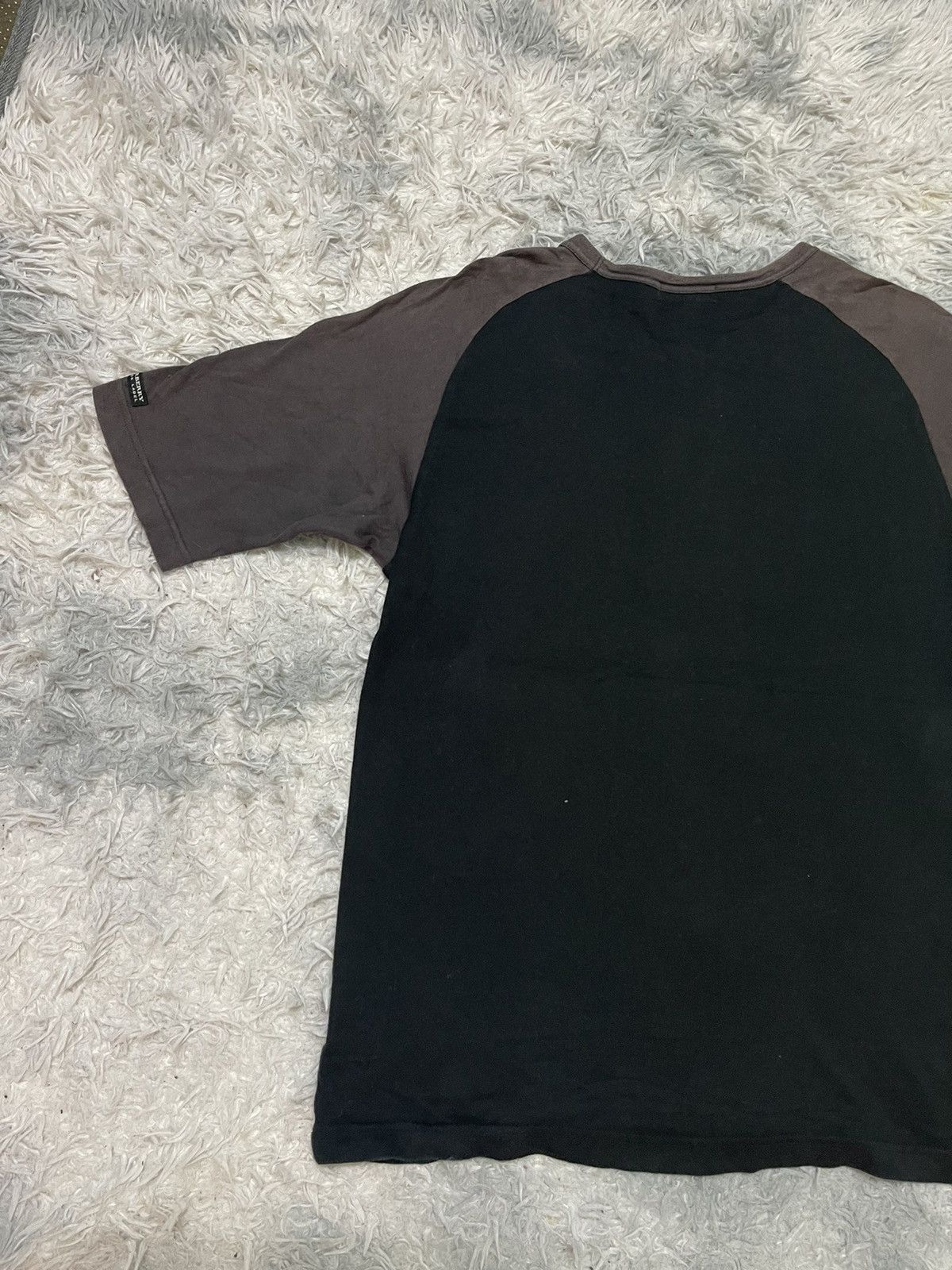 Burberry VINTAGE BURBERRY BLACK LABEL ALL YOU NEED IS LOVE T SHIRT Size US M / EU 48-50 / 2 - 14 Thumbnail