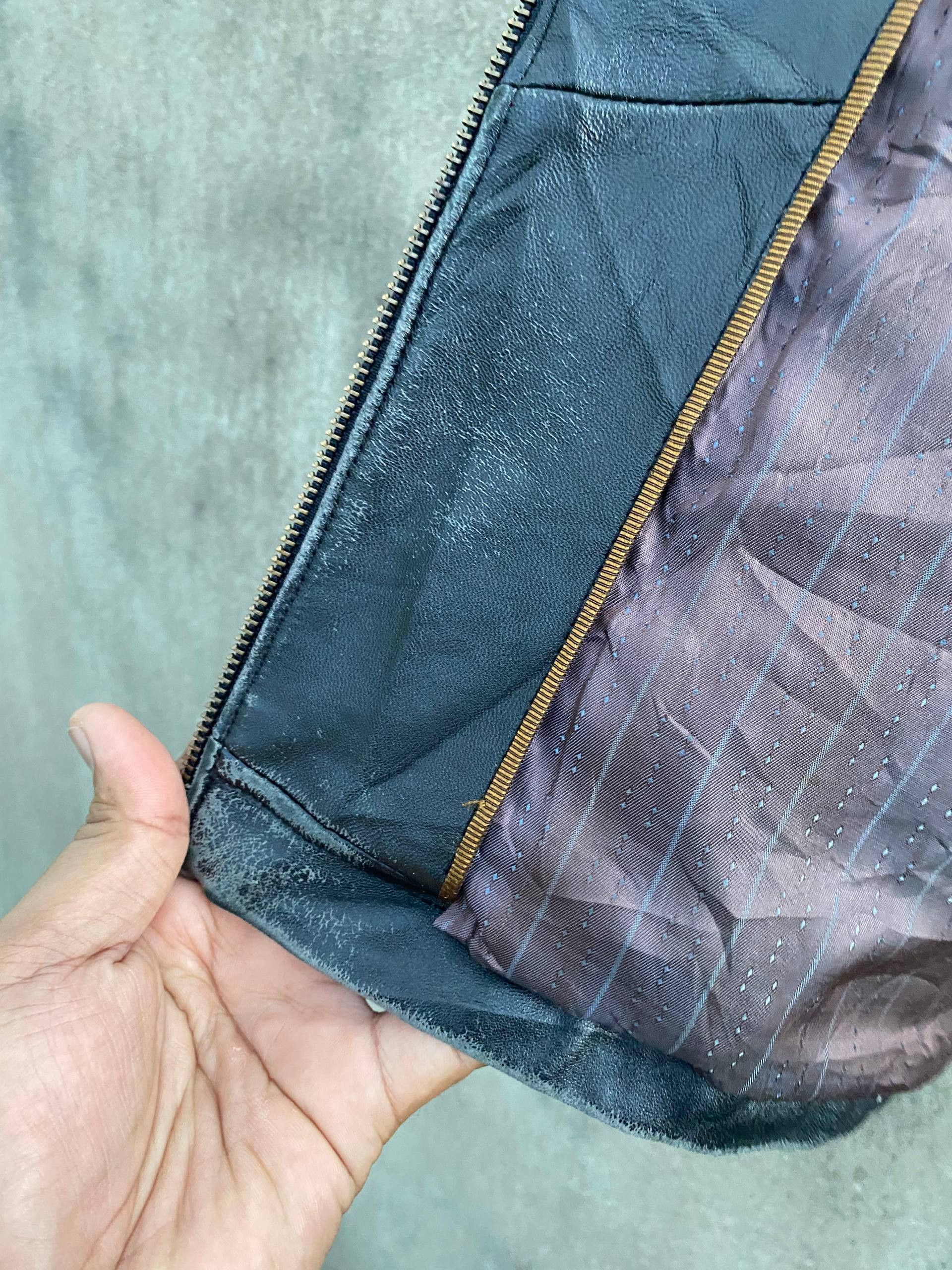 Japanese Brand T's Sheepskin Leather Jacket Nice Faded Design Size US M / EU 48-50 / 2 - 15 Thumbnail
