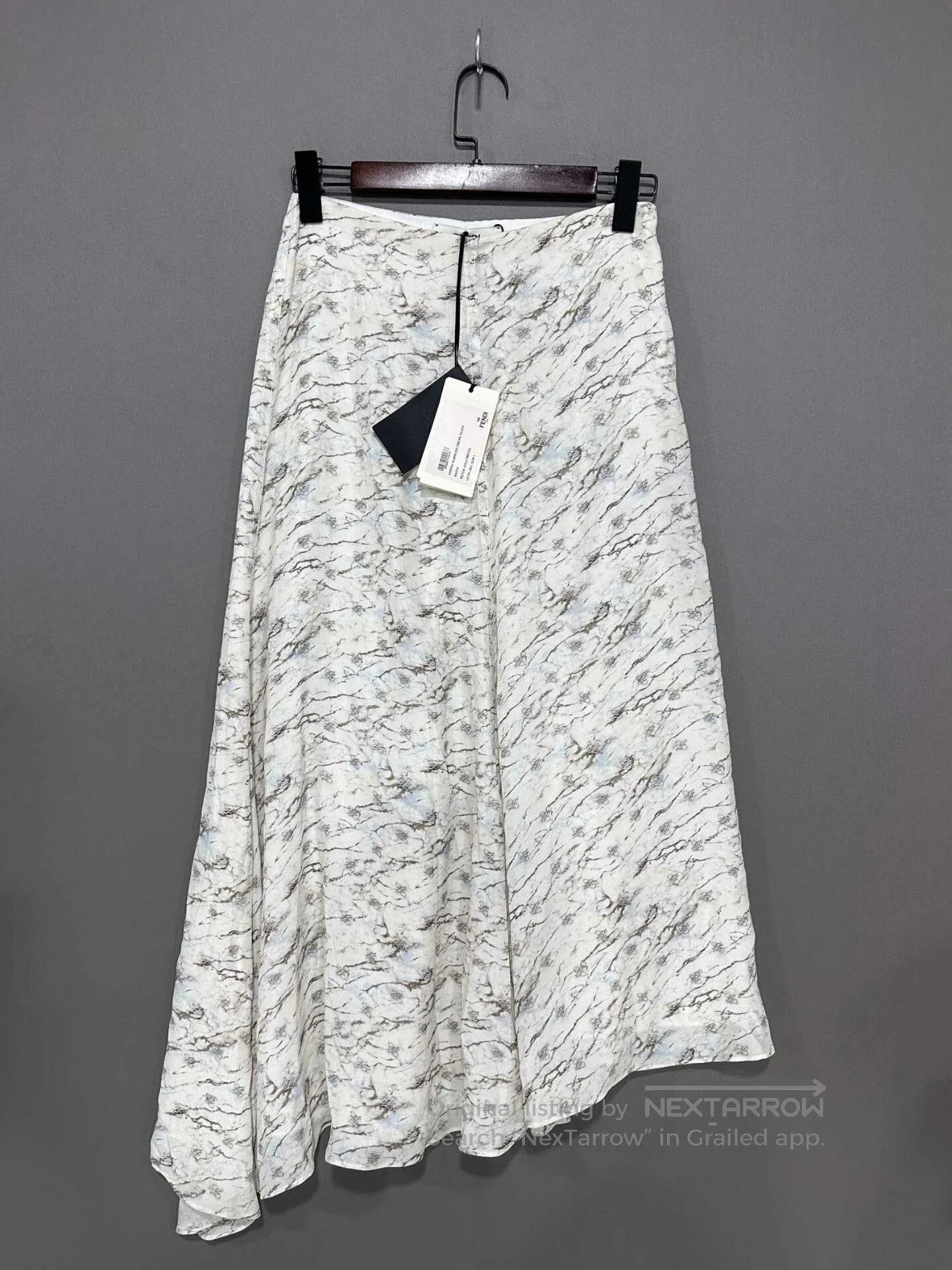 Fendi FENDI Silk Floral Print Midi Skirt. Size US 40 / EU 56 - 1 Thumbnail