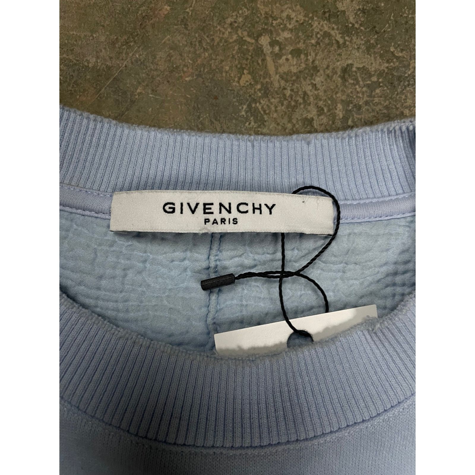Givenchy Givenchy Distressed Crewneck Baby Blue Used Small Size US S / EU 44-46 / 1 - 2 Thumbnail
