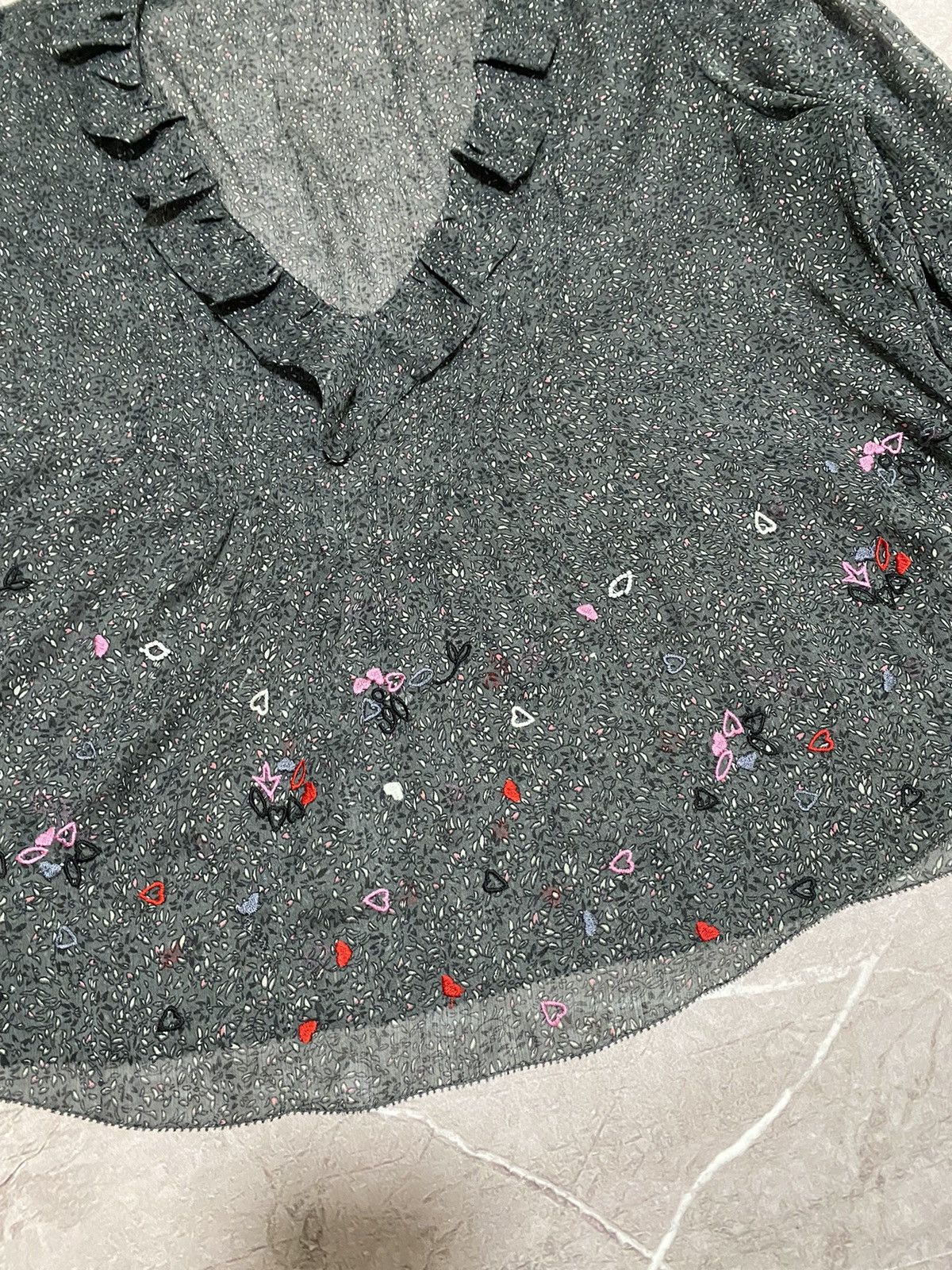 Zadig & Voltaire Rare Zadig & Voltaire Blouse Floral Heart Tunic Top V-Neck Size M / US 6-8 / IT 42-44 - 4 Thumbnail