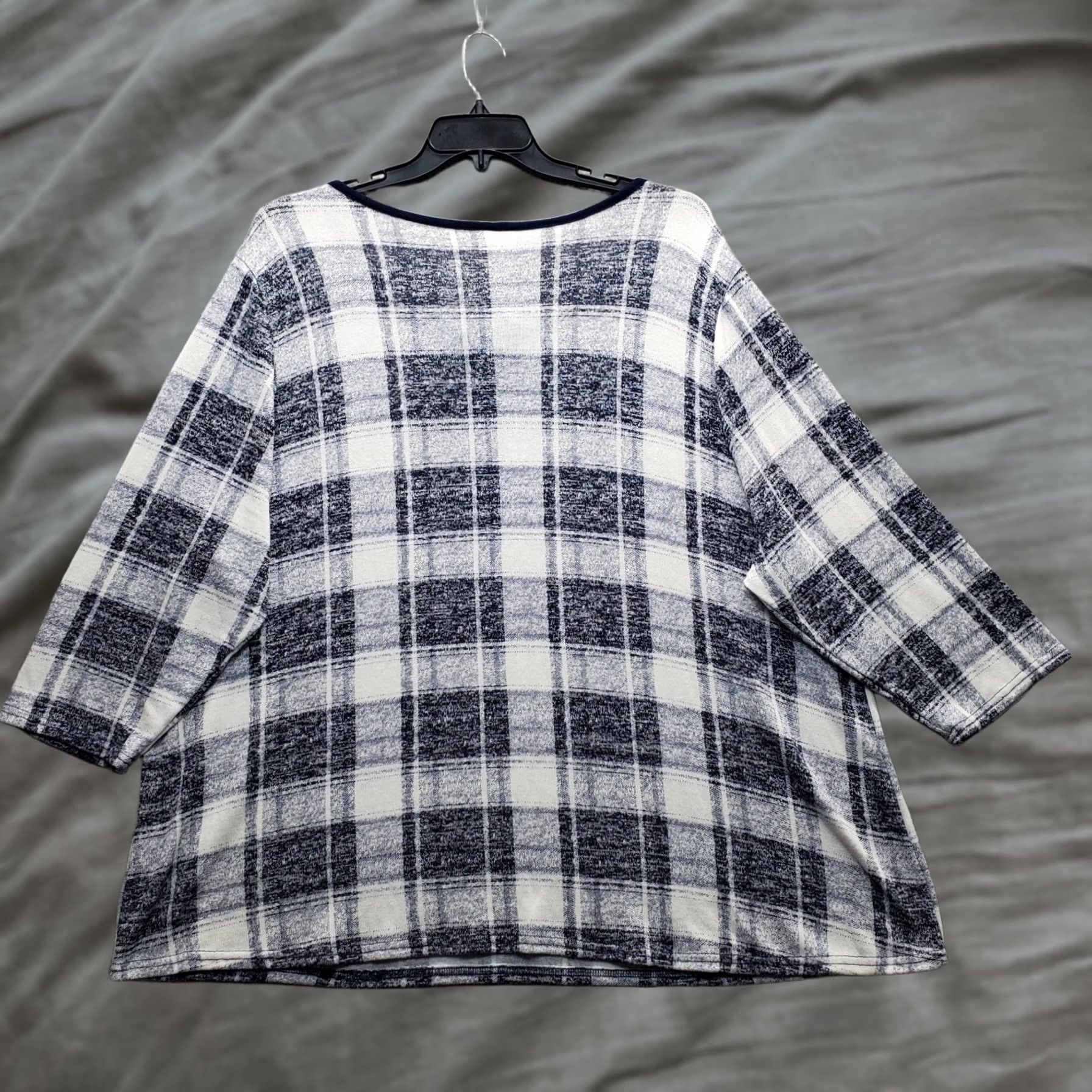 Avenue Avenue Blouse Womens 26/28 Plaid Stretch Long Sleeve V-Neck Casual Shirt Womens Size 26/28 Multicolor Size 4XL / US 24-26 - 1 Thumbnail