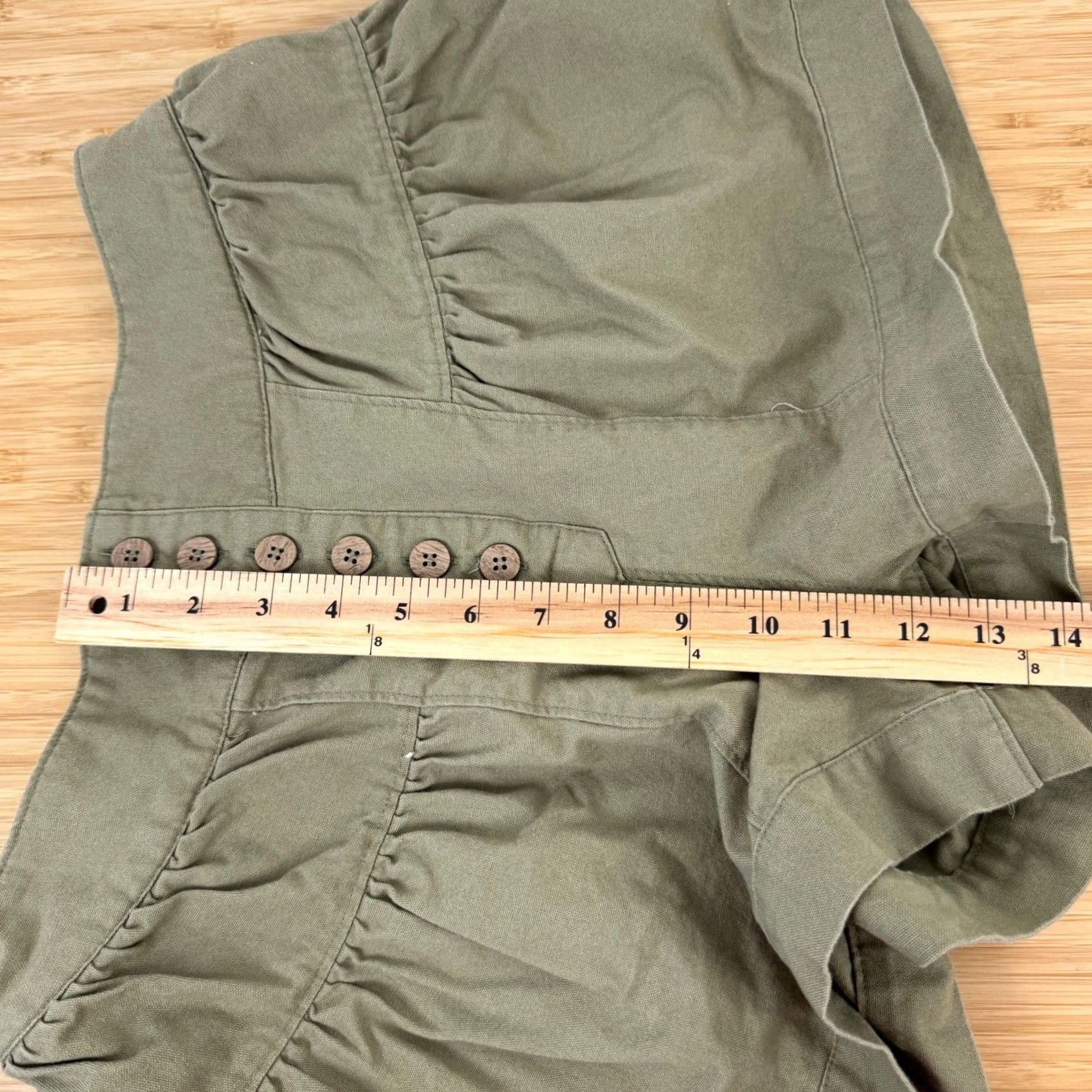 Olive Women Olive Green Tiered Ruffle Button Front Shorts M Cotton Size 32" / US 10 / IT 46 - 6 Thumbnail