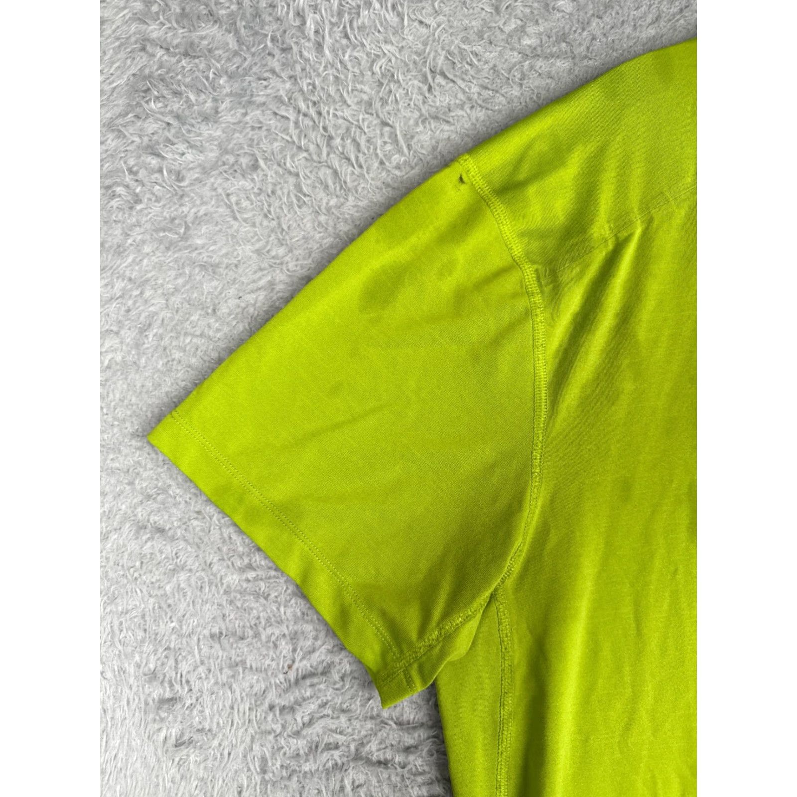 The North Face The North Face Shirt Men L Green Crew Neck Polyester Breathable All Seasons Logo T-Shirt Size US L / EU 52-54 / 3 - 3 Thumbnail