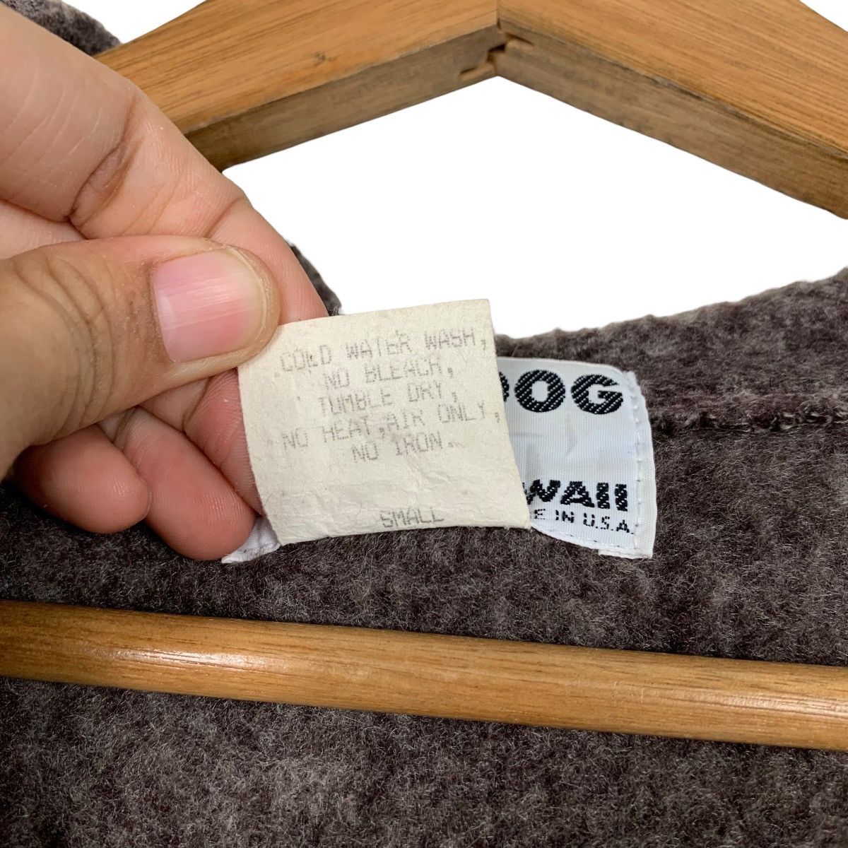 Vintage POI DOG WINBELL HAWAII Small Logo Hoodie Jacket #2287-C101 Size US S / EU 44-46 / 1 - 18 Thumbnail