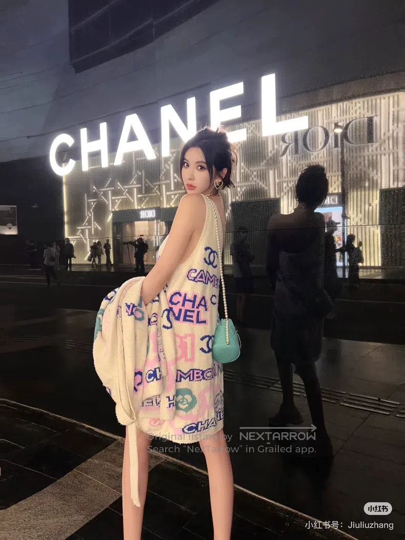 Chanel Chanel 23p popular white letter double C letter logo graff Size XS / US 0-2 / IT 36-38 - 7 Thumbnail