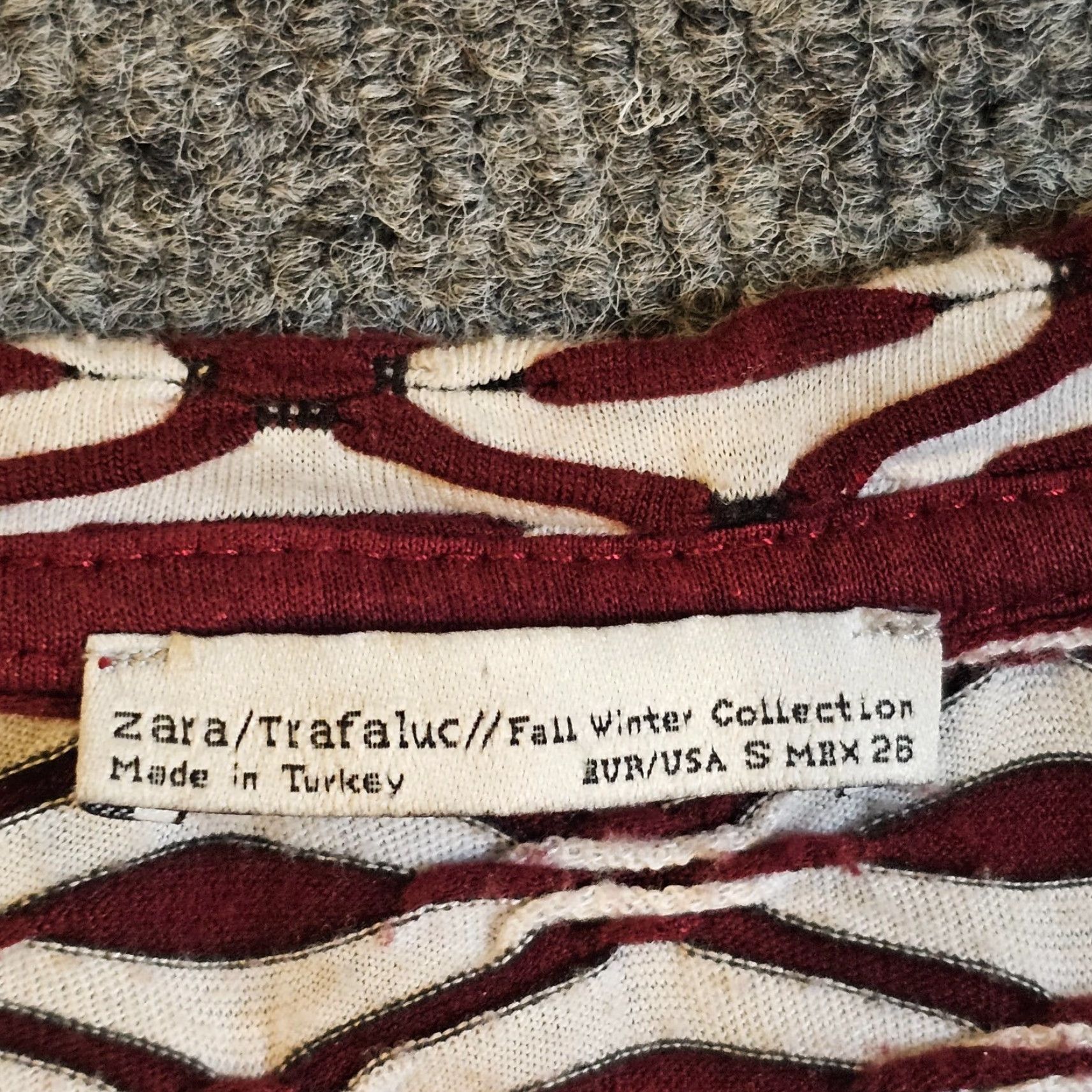 Zara Zara Dress Womens S Red White Stretch Short Sleeve Fitted Casual Cocktail Midi Geometric Knit Stretchy Neckline Round Zip Vintage No Size 28" / US 6 / IT 42 - 4 Thumbnail