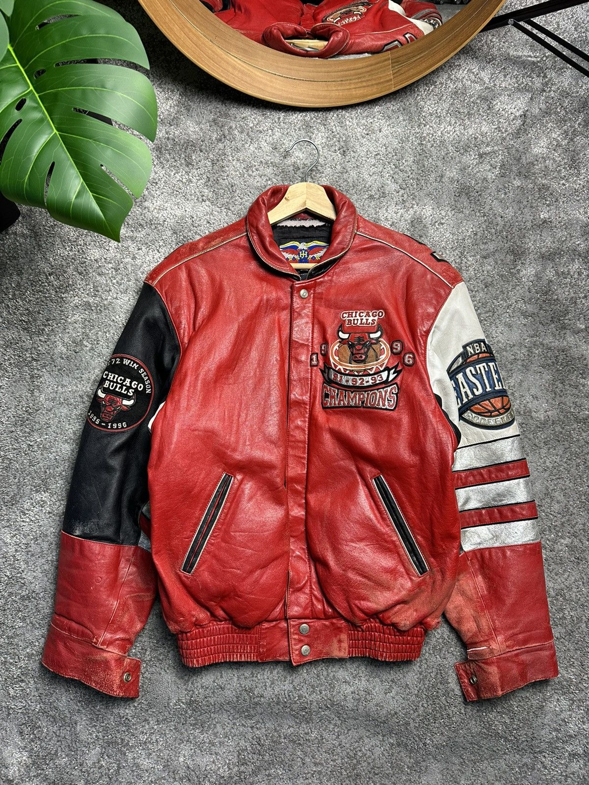 Vintage 1996 Vintage Jeff Hamilton Chicago Bull NBA Leather Jacket