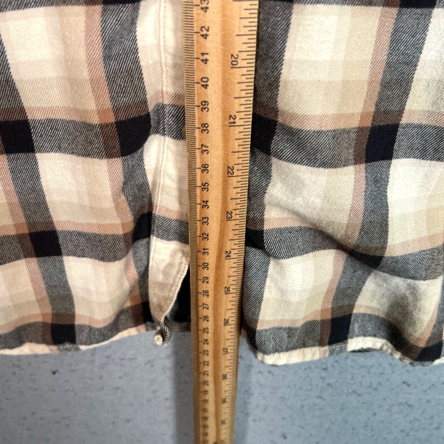 Uniqlo Uniqlo Womens Plaid Long Sleeve Shirt M Beige Black Size M / US 6-8 / IT 42-44 - 6 Thumbnail