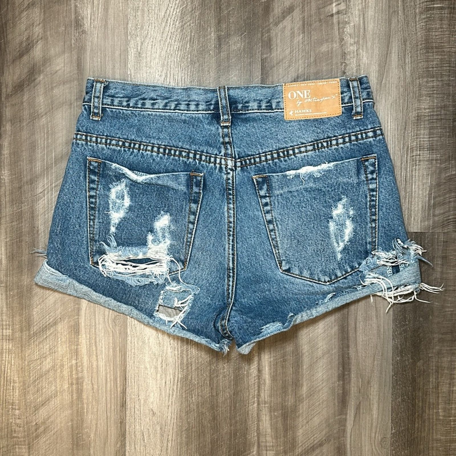 One Teaspoon One Teaspoon Relaxed High Rise Twisted Cuff Hem Shorts - 28 Size 28" / US 6 / IT 42 - 2 Thumbnail