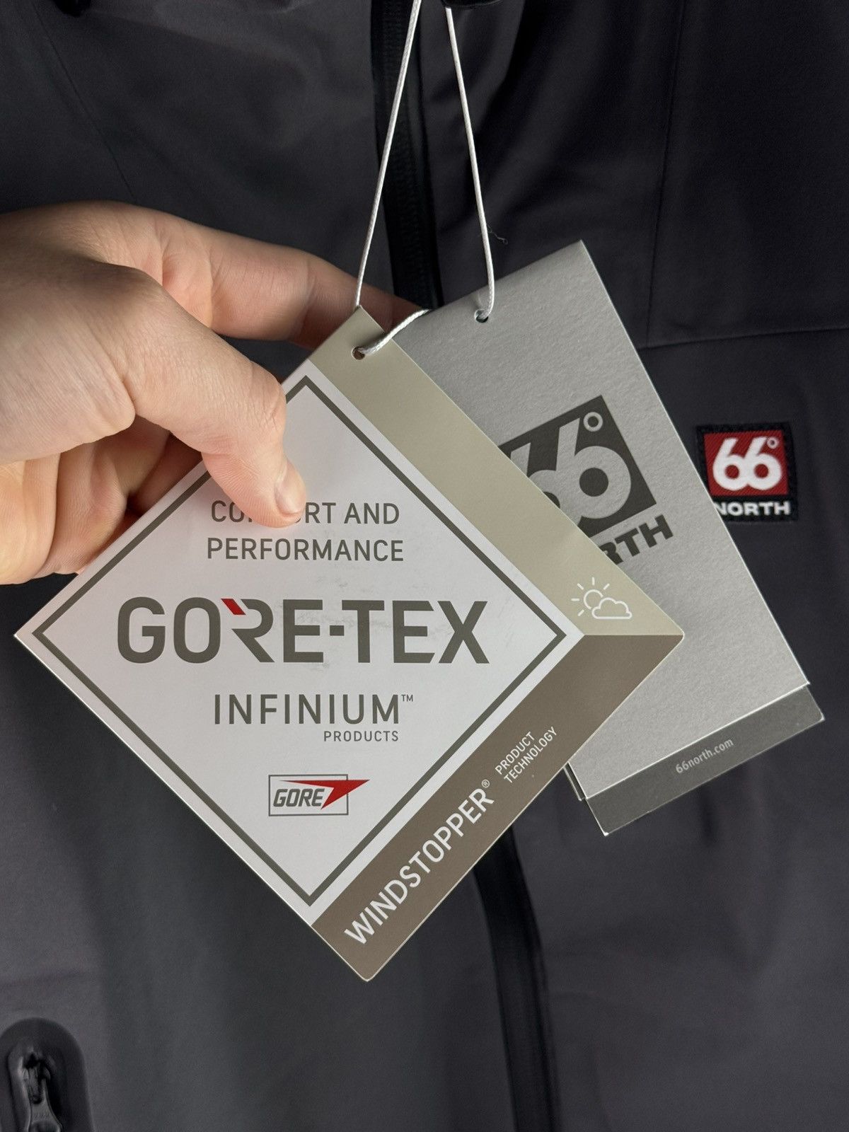 66 North 66° North Skaftafell Gore-Tex Infinium Jacket in Lava Size US M / EU 48-50 / 2 - 6 Thumbnail