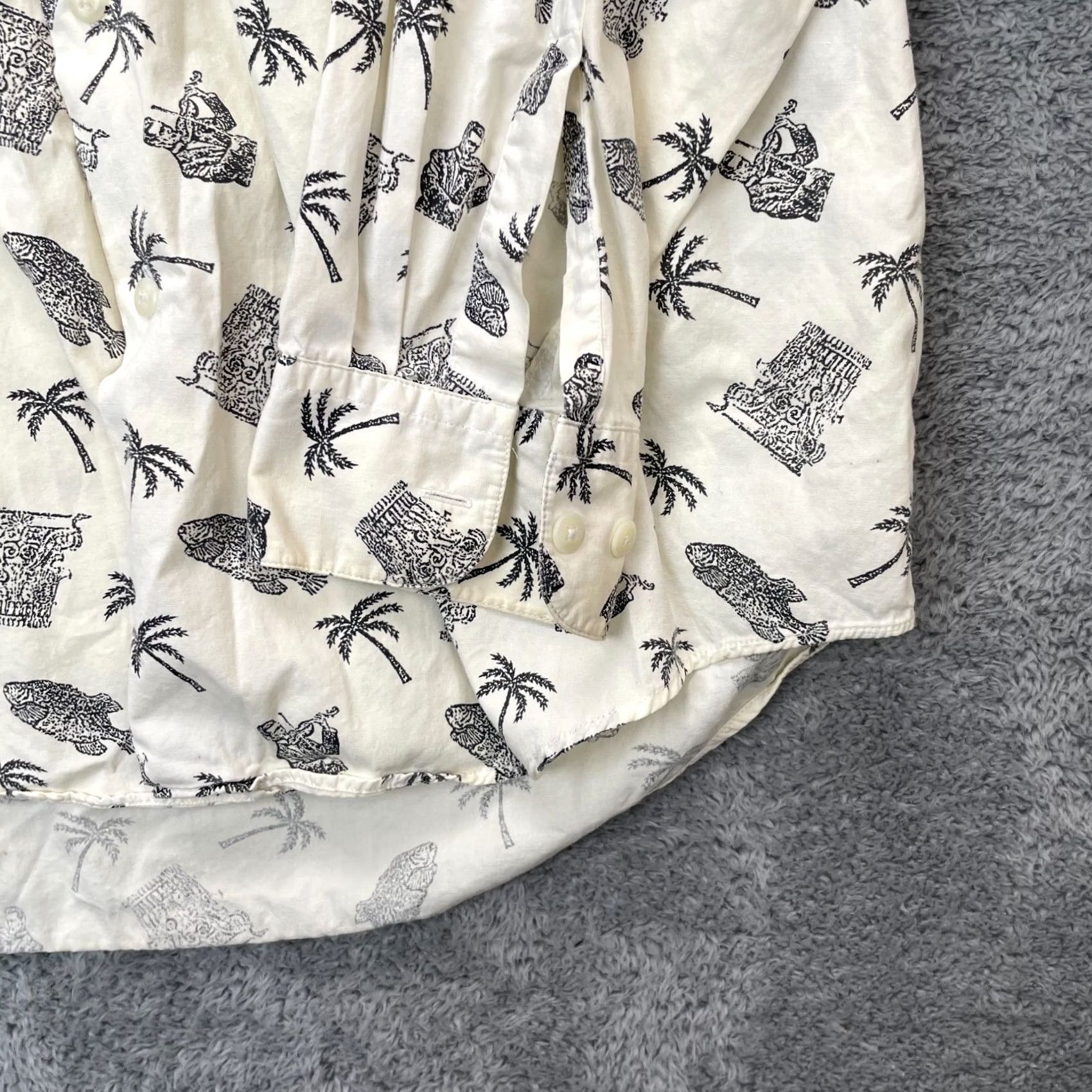 Gap VINTAGE Gap Shirt Mens Medium White Tropical Fish Violin Allover Print Cotton Size US M / EU 48-50 / 2 - 6 Thumbnail