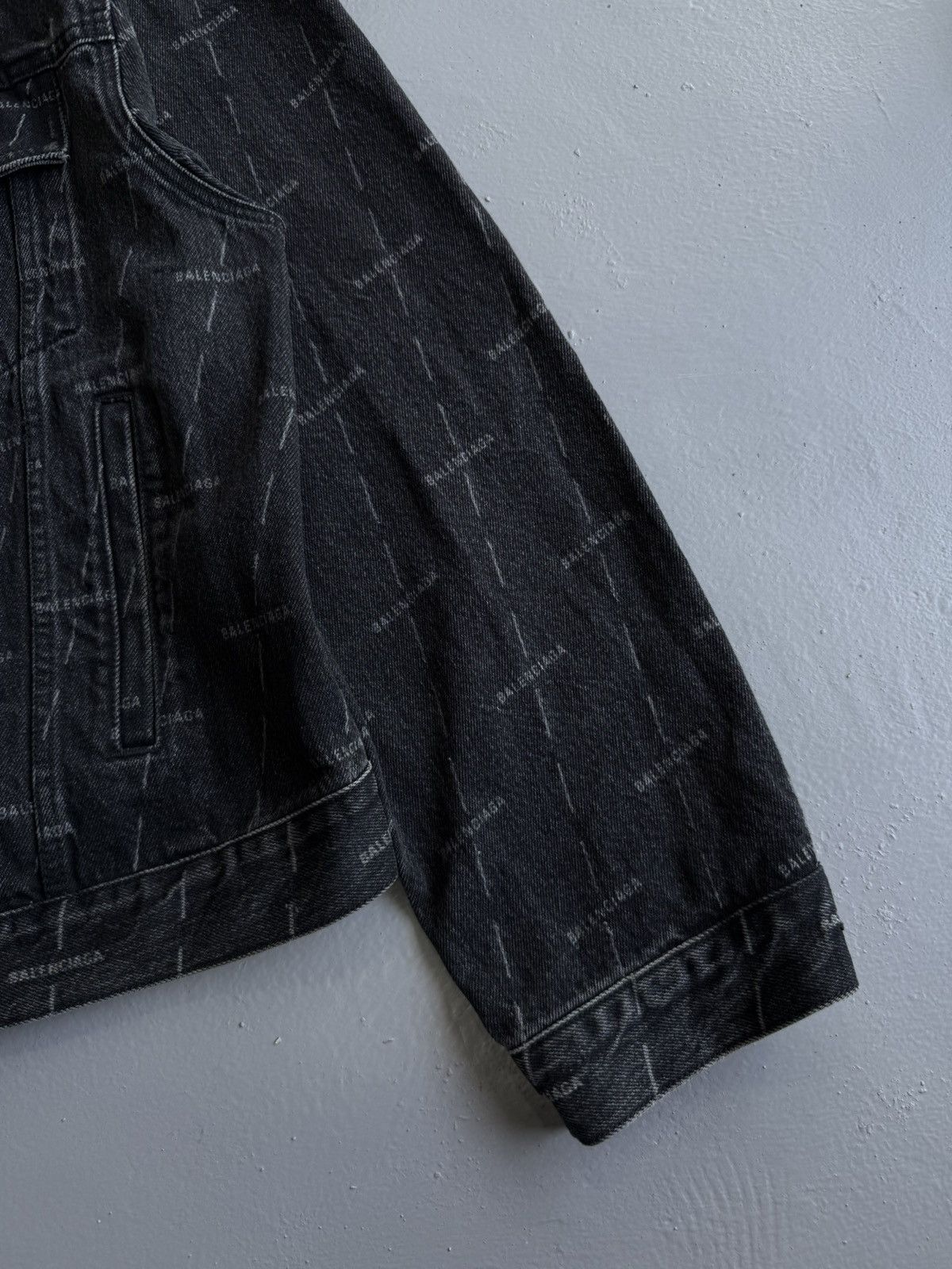 Balenciaga Balenciaga - All Over Print Denim Jacket Size US S / EU 44-46 / 1 - 4 Thumbnail