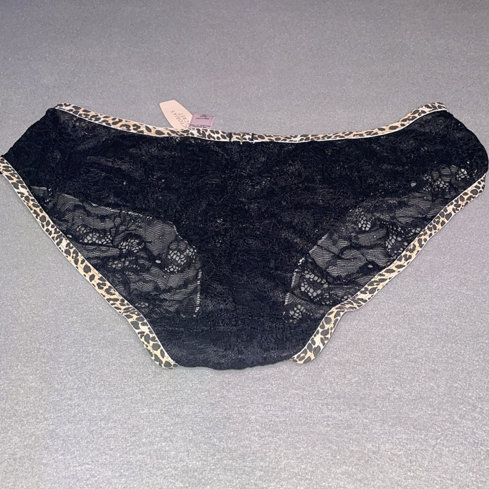Victoria's Secret Victoria’s Secret Very Sexy Lace Panty Leopard Trim Panties Size ONE SIZE - 8 Thumbnail