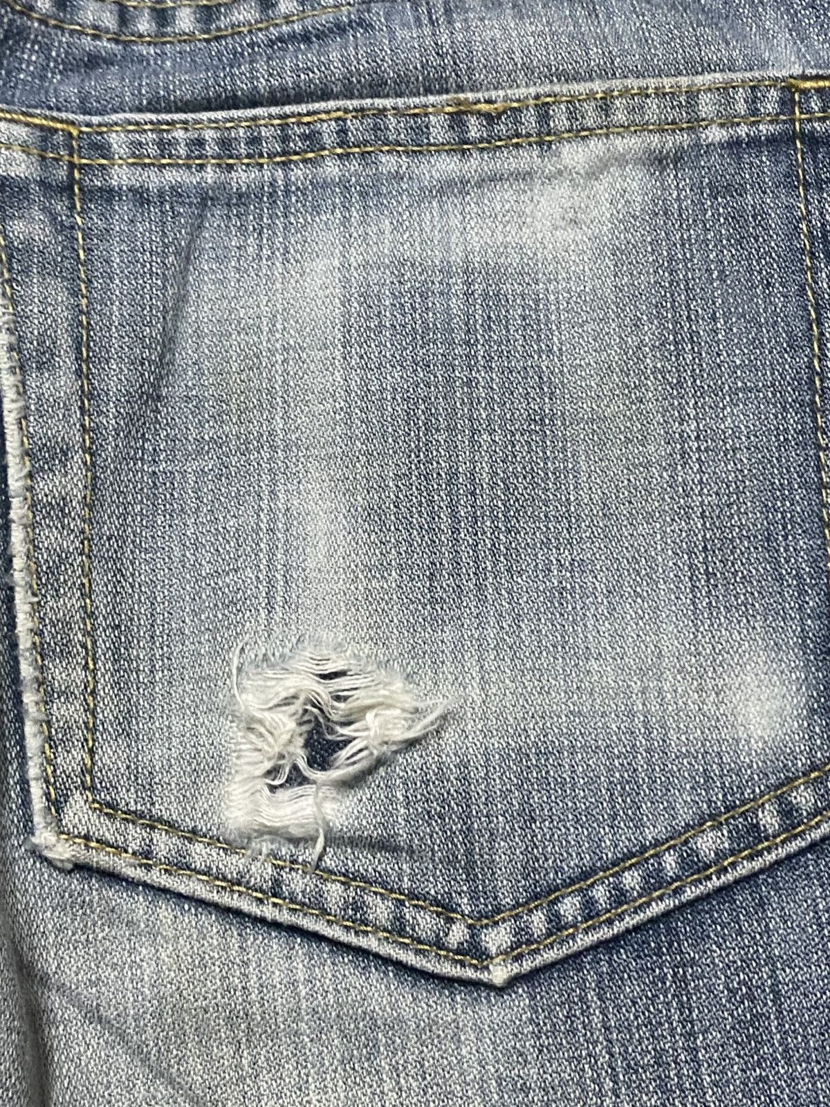 Gap Vintage Gap Denim Faded Wash Distressed Loose Jeans Size US 30 / EU 46 - 13 Thumbnail