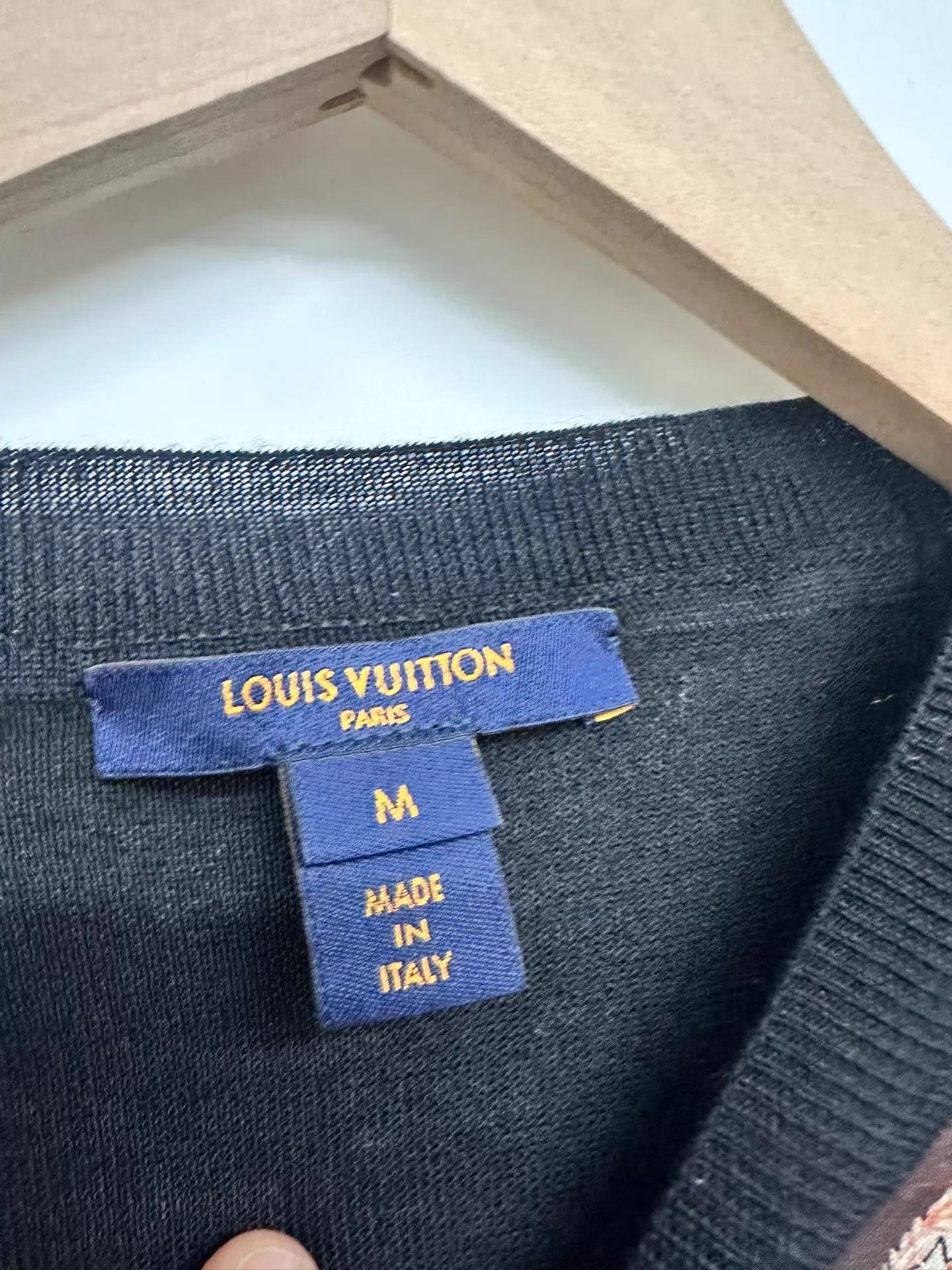 Louis Vuitton Louis Vuitton all over print M shirt Size US M / EU 48-50 / 2 - 3 Thumbnail