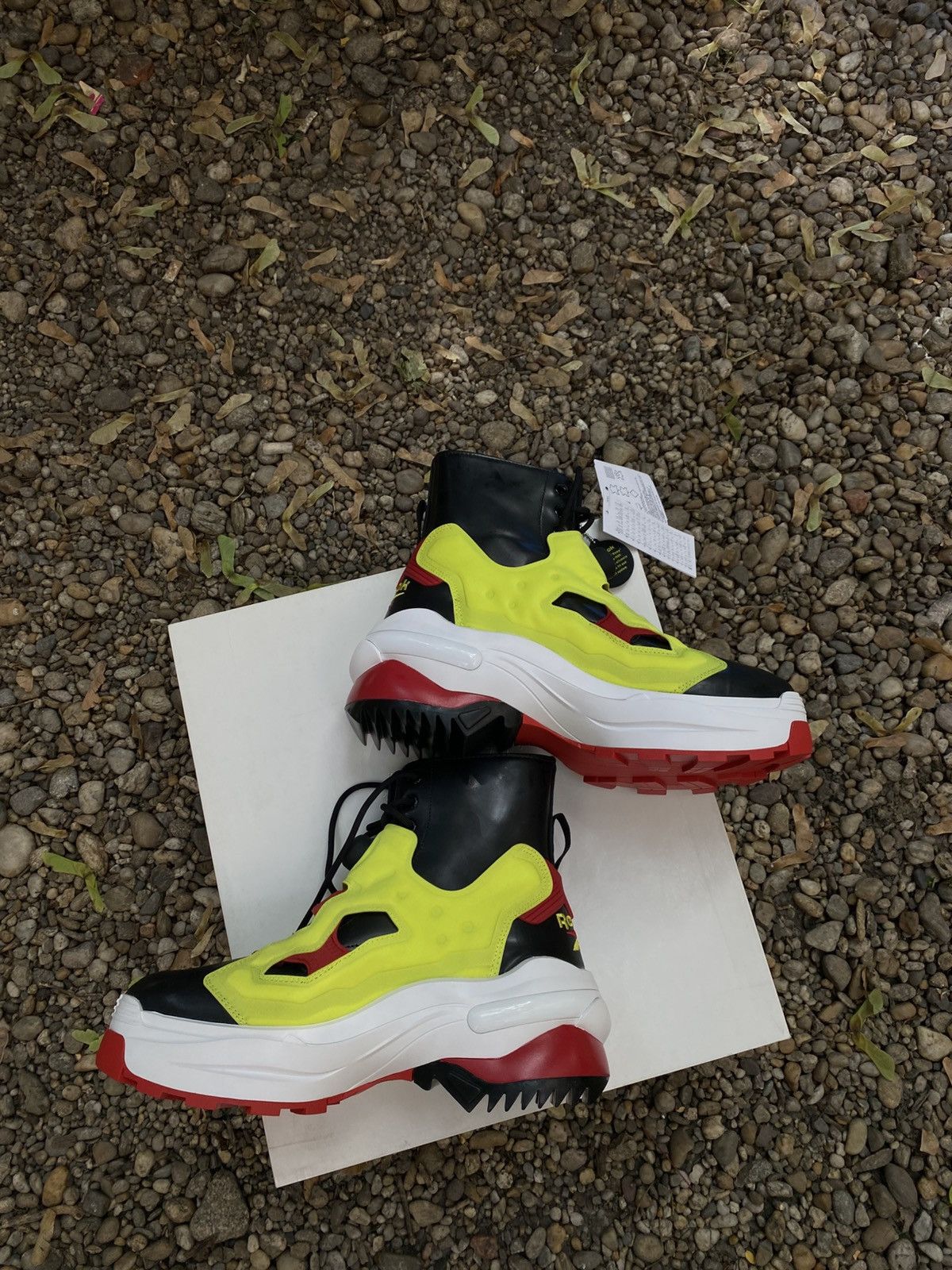 Maison Margiela Maison Margiela x Reebok Tabi Insta Pump Sneakers Size US 10 / EU 43 - 5 Thumbnail
