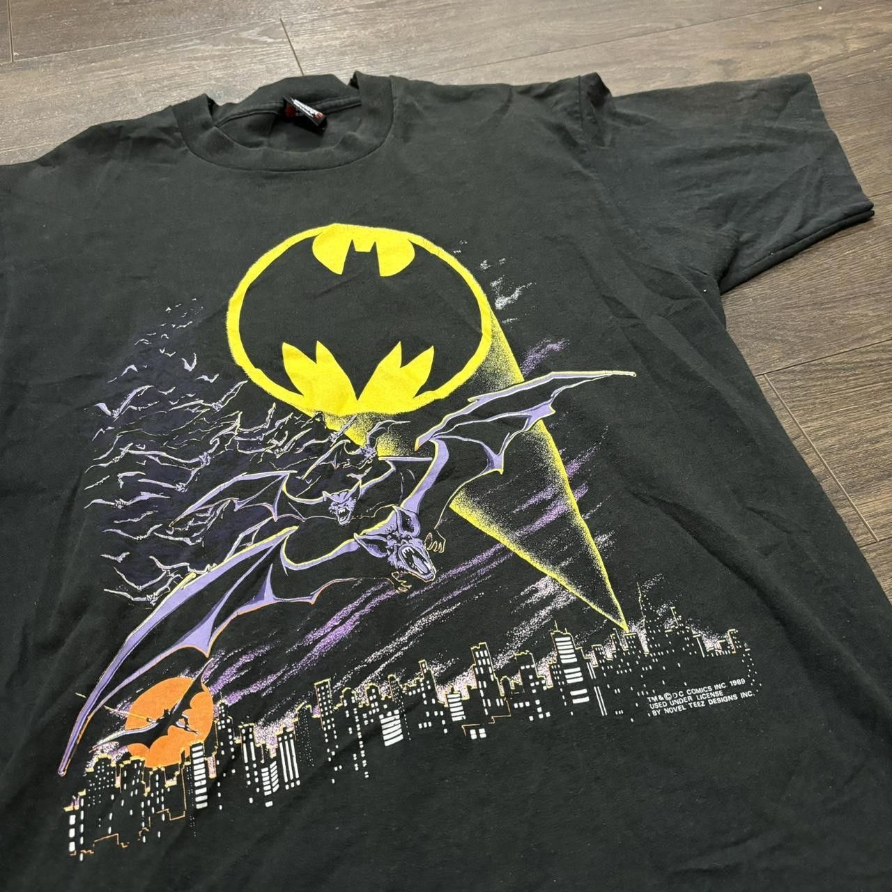 Other Vintage Batman flying bats t shirt 1989 M/L Size US M / EU 48-50 / 2 - 1 Thumbnail