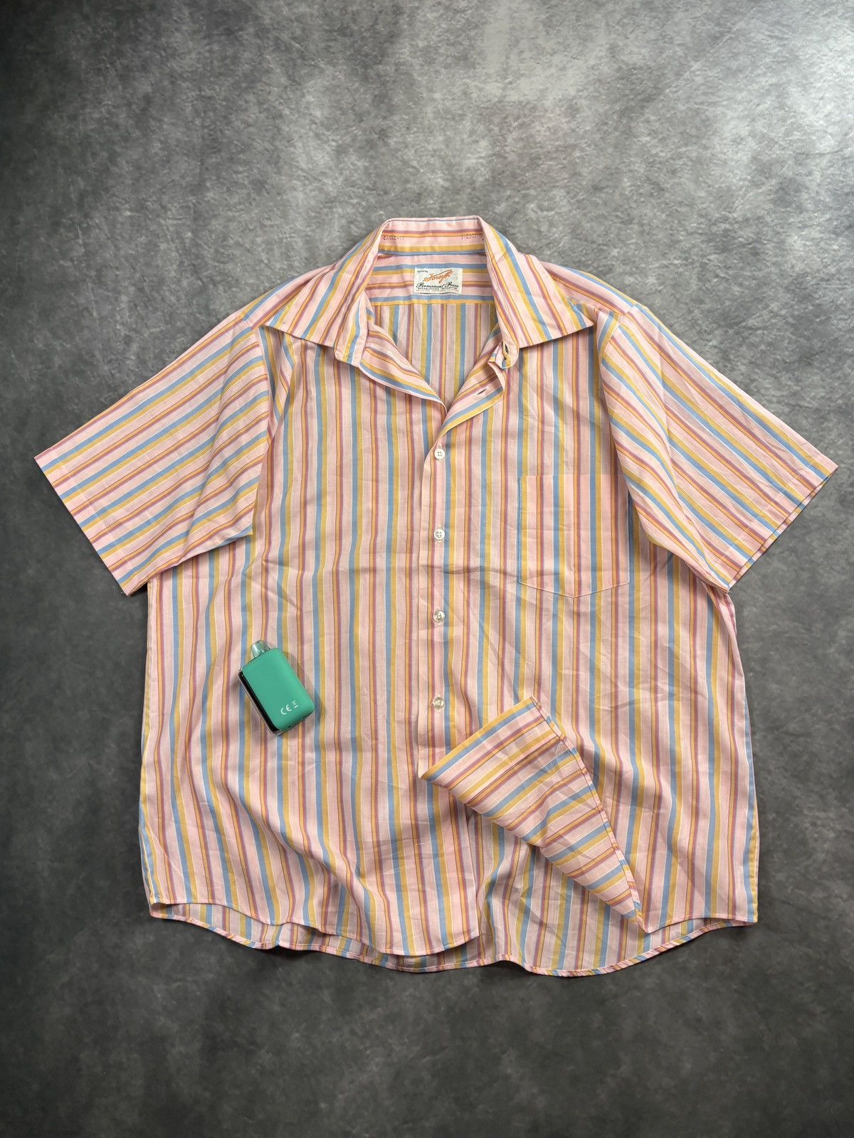 Vintage Vintage Shortsleeve Shirt 1970s 1980s Vertical Striped Funky Size US L / EU 52-54 / 3 - 2 Thumbnail