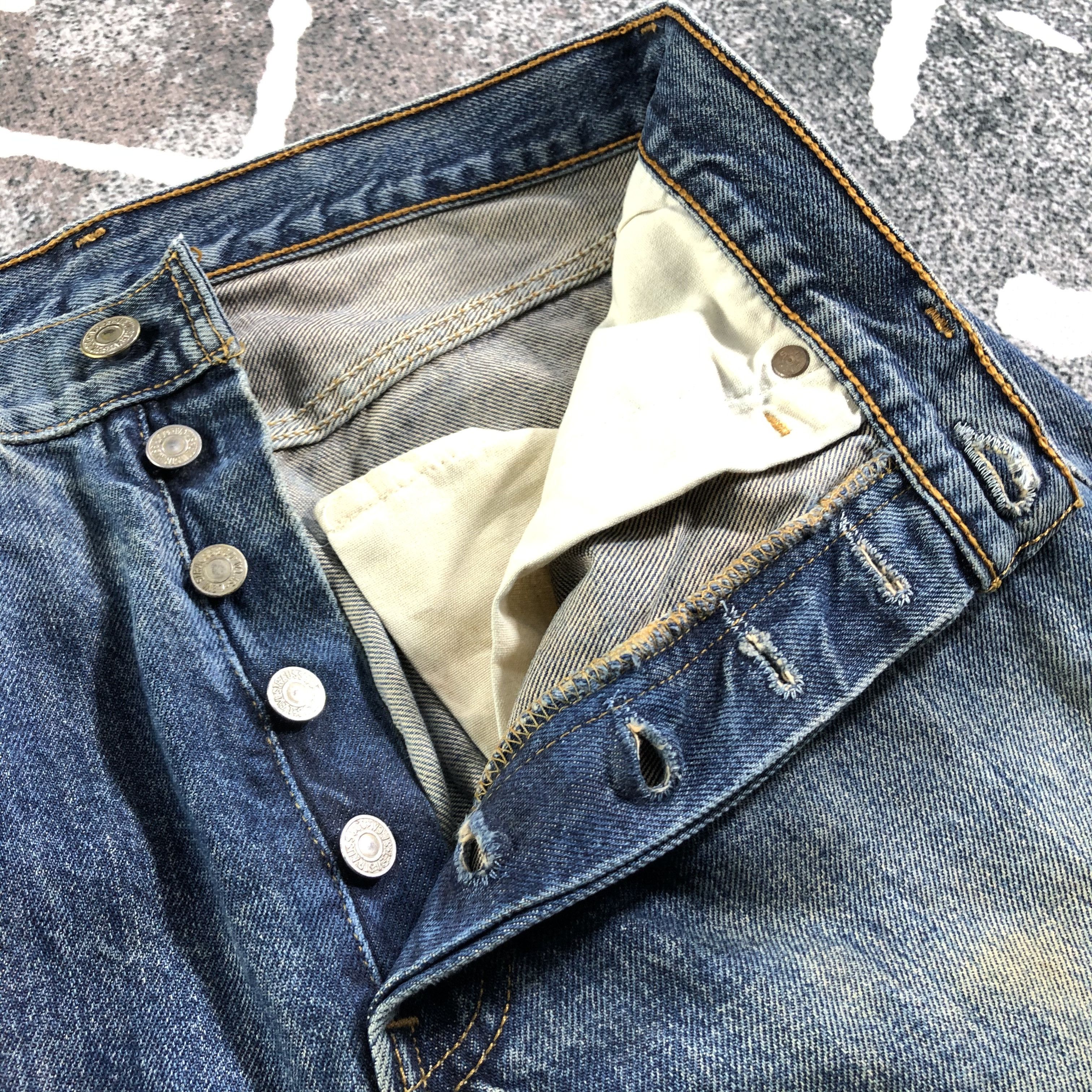 Levi's Vintage Levis 501 Jeans Faded Blue Denim KJ2502 Size US 30 / EU 46 - 8 Thumbnail