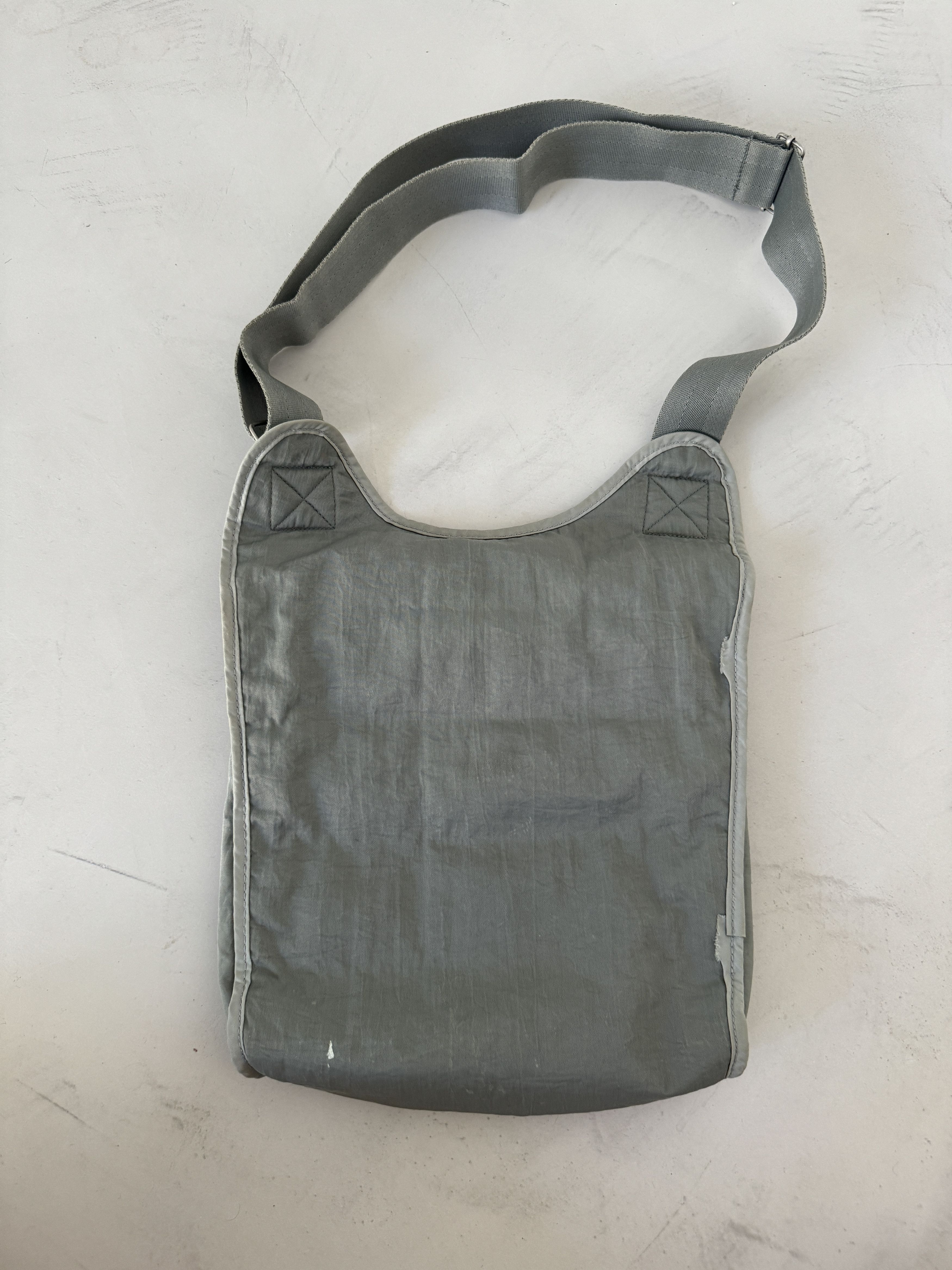 Armani Exchange ARMANI EXCHANGE Grey Nylon Crossbody Shoulder Bag Vintage Size ONE SIZE - 2 Thumbnail
