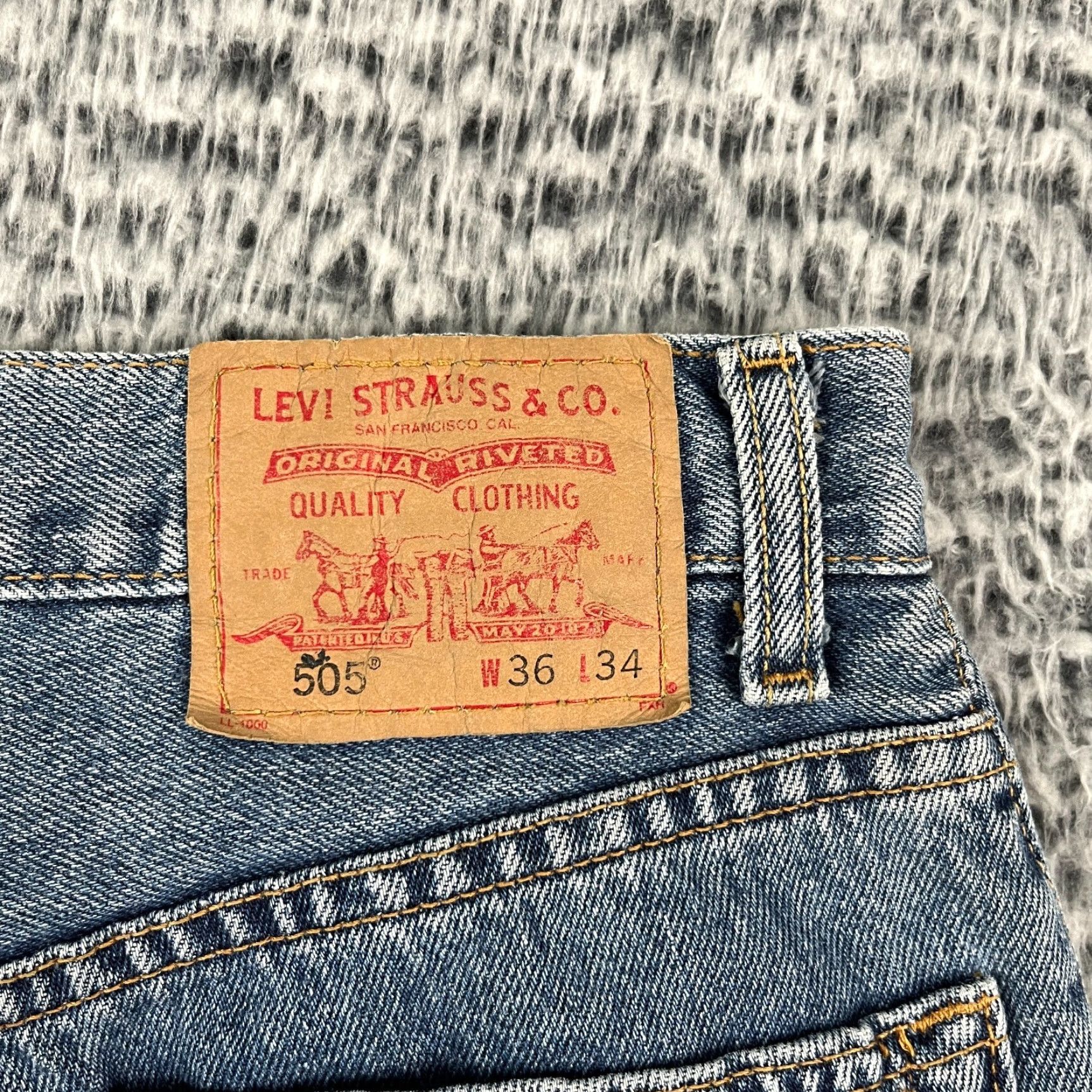 Levi's VINTAGE Levi's 505 Jeans Mens 36x34 Straight Denim Blue 5-Pocket Distressed Casual Size US 36 / EU 52 - 2 Thumbnail