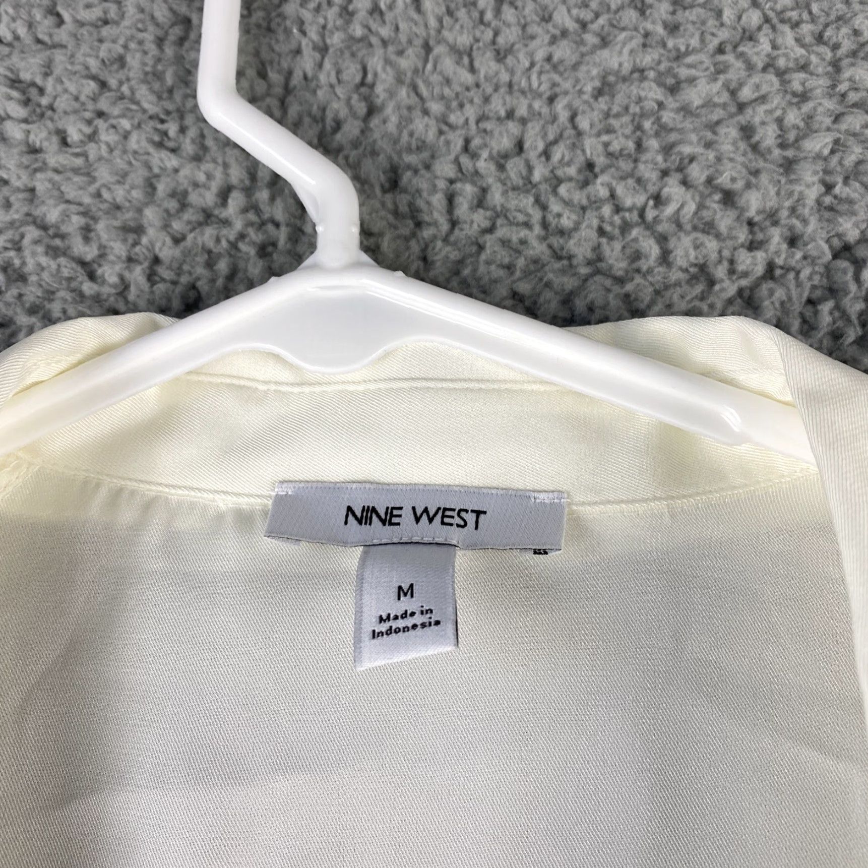 Nine West Nine West Blouse Women M Long Sleeve White Plaid V-Neck Relaxed Fit Bohemian Size M / US 6-8 / IT 42-44 - 3 Thumbnail