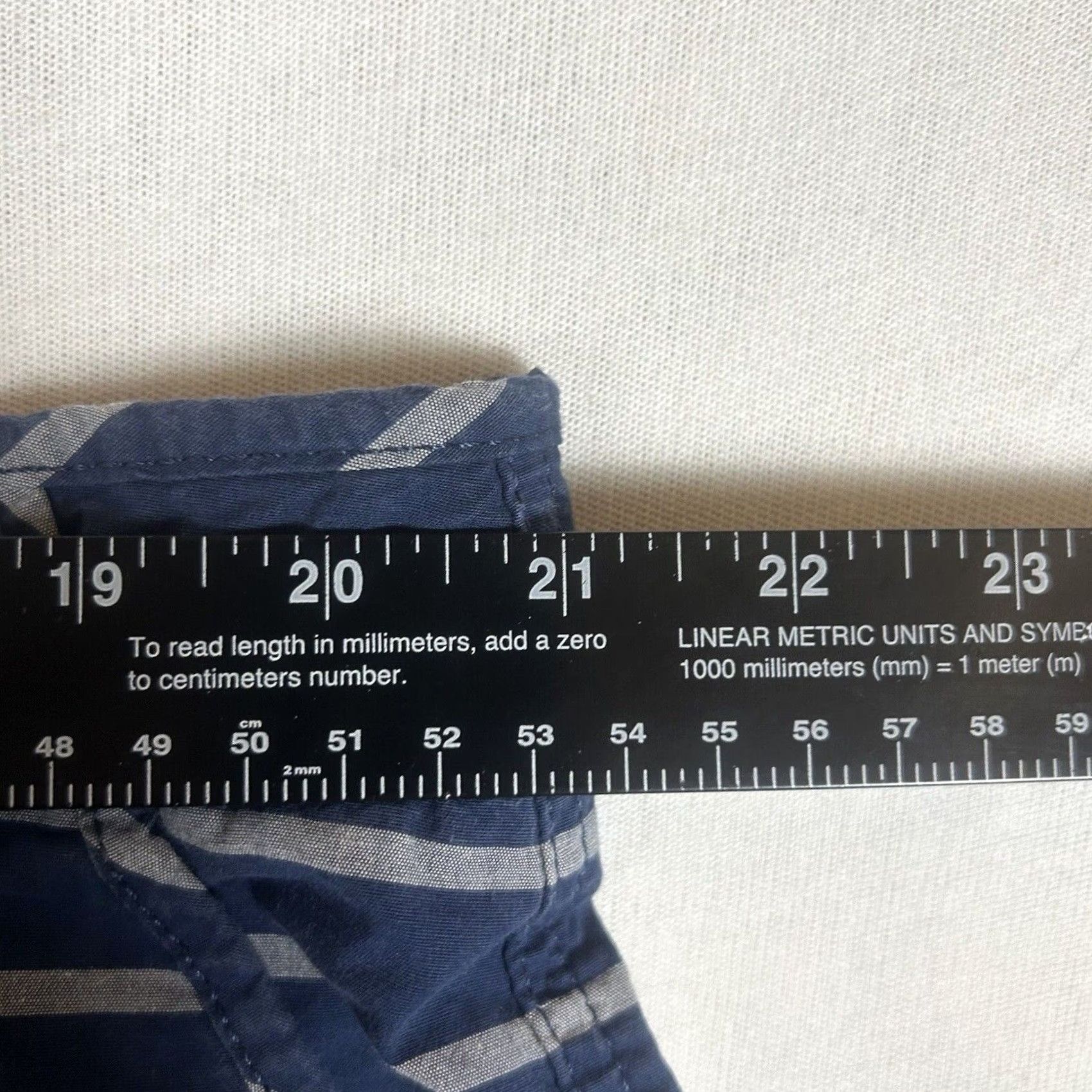Eddie Bauer Eddie Bauer Womens Striped Shorts 20 Plus Blue Flat Front Chino Travel Stretch Size 42" / US 20 - 6 Thumbnail