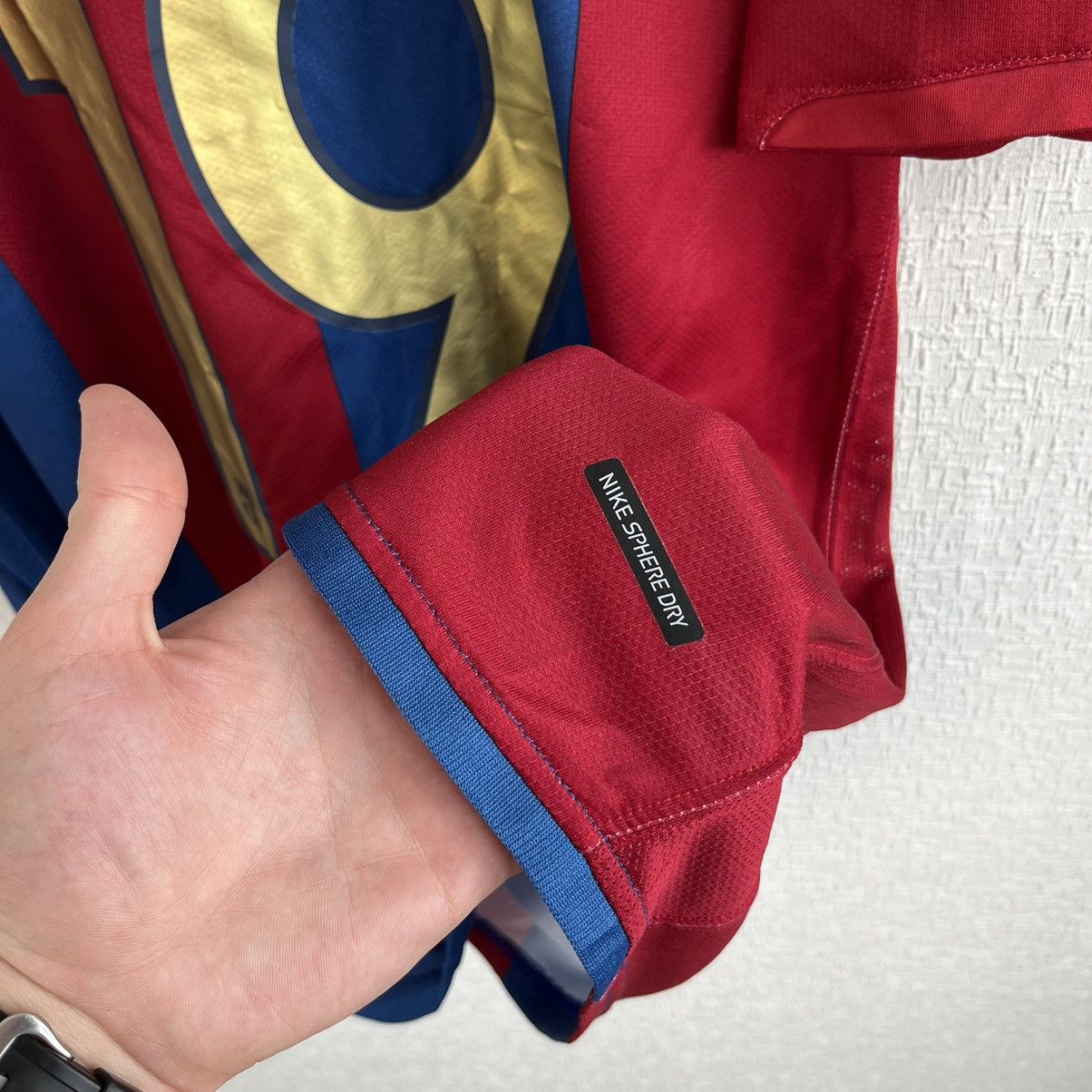 Nike 2006/07 NIKE BARCELONA HOME #19 MESSI SOCCER SHIRT JERSEY Size US L / EU 52-54 / 3 - 4 Thumbnail