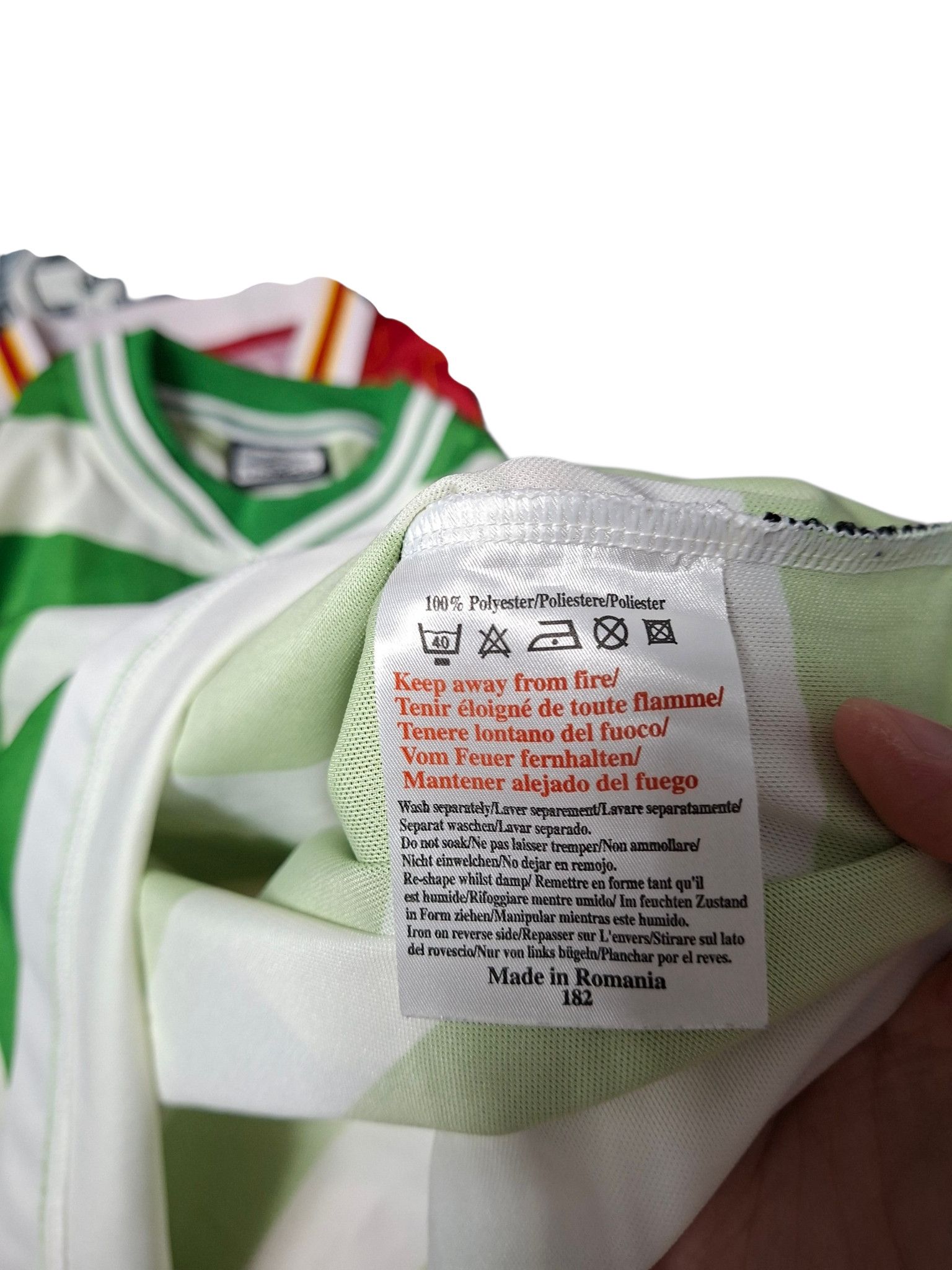 Umbro CELTIC GLASGOW UMBRO VINTAGE 1999/2001 LONG SOCCER JERSEY Size US S / EU 44-46 / 1 - 6 Thumbnail