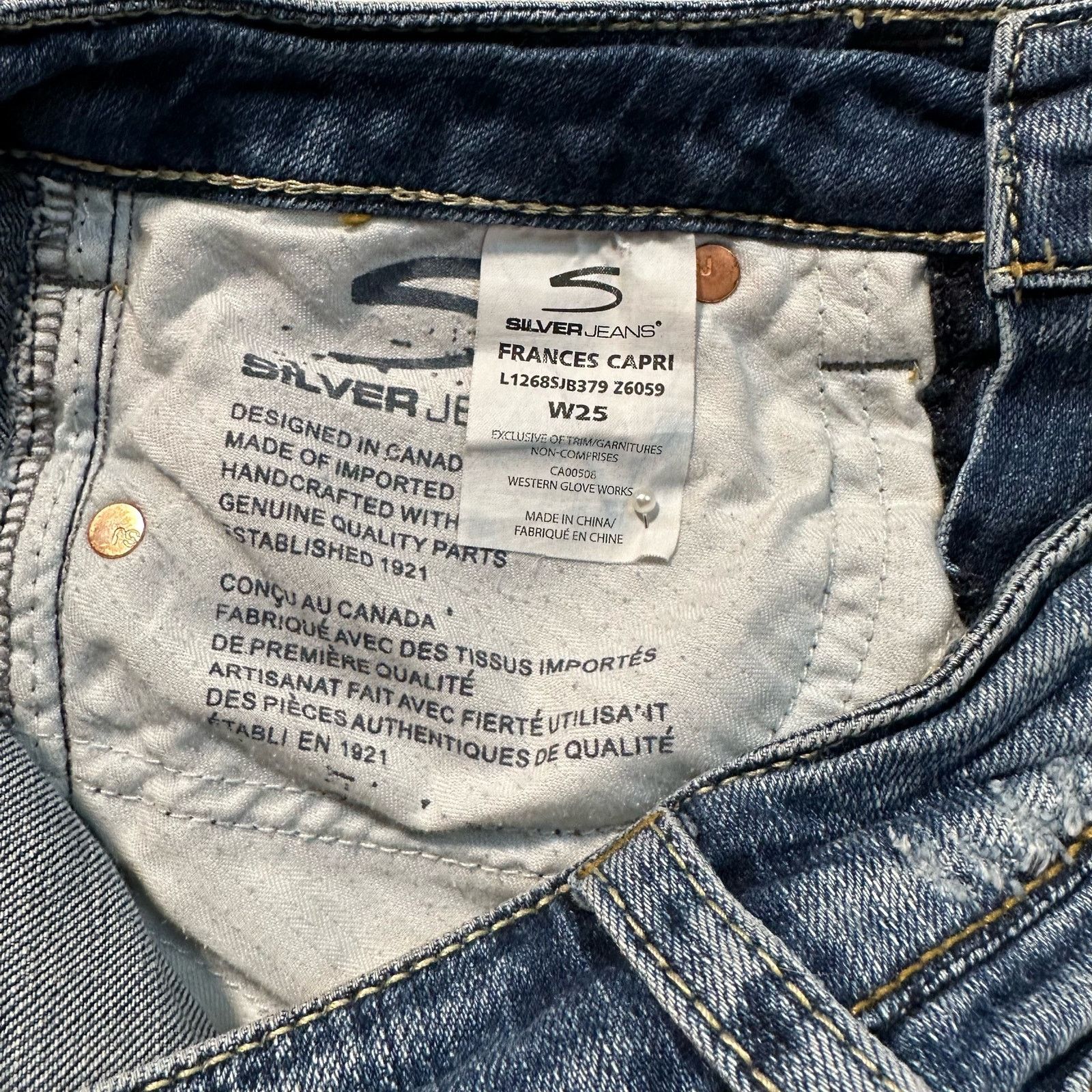 Other Silver Frances Embroidered Back Pockets Low Rise Capri Jeans Size 23" - 9 Thumbnail