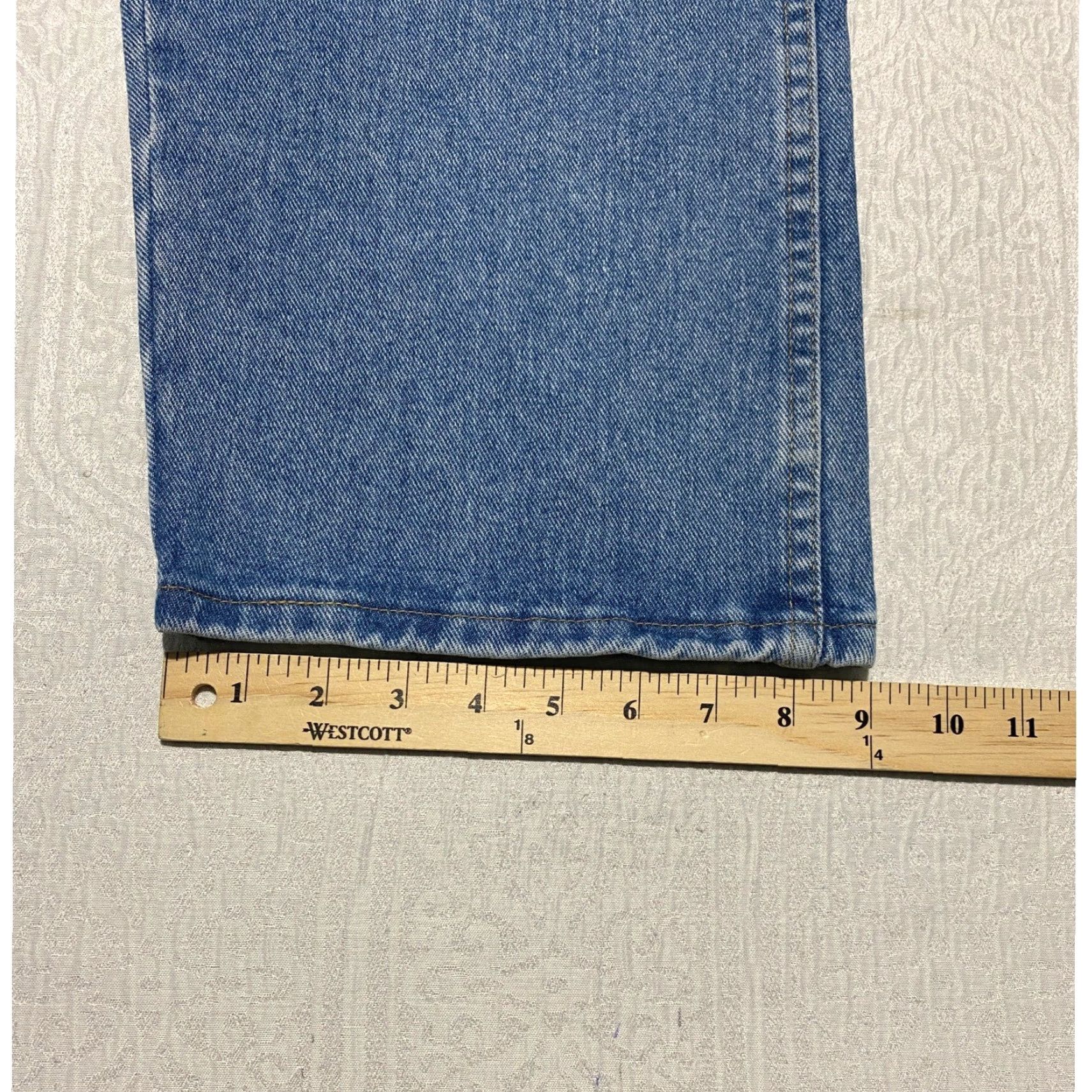 Wrangler VINTAGE Wrangler Blues Jeans Men 42x30 Relaxed Fit Straight Leg Medium Wash 5-Pocket Denim Cotton USA Western Logo Womens? No Size US 42 / EU 58 - 6 Thumbnail