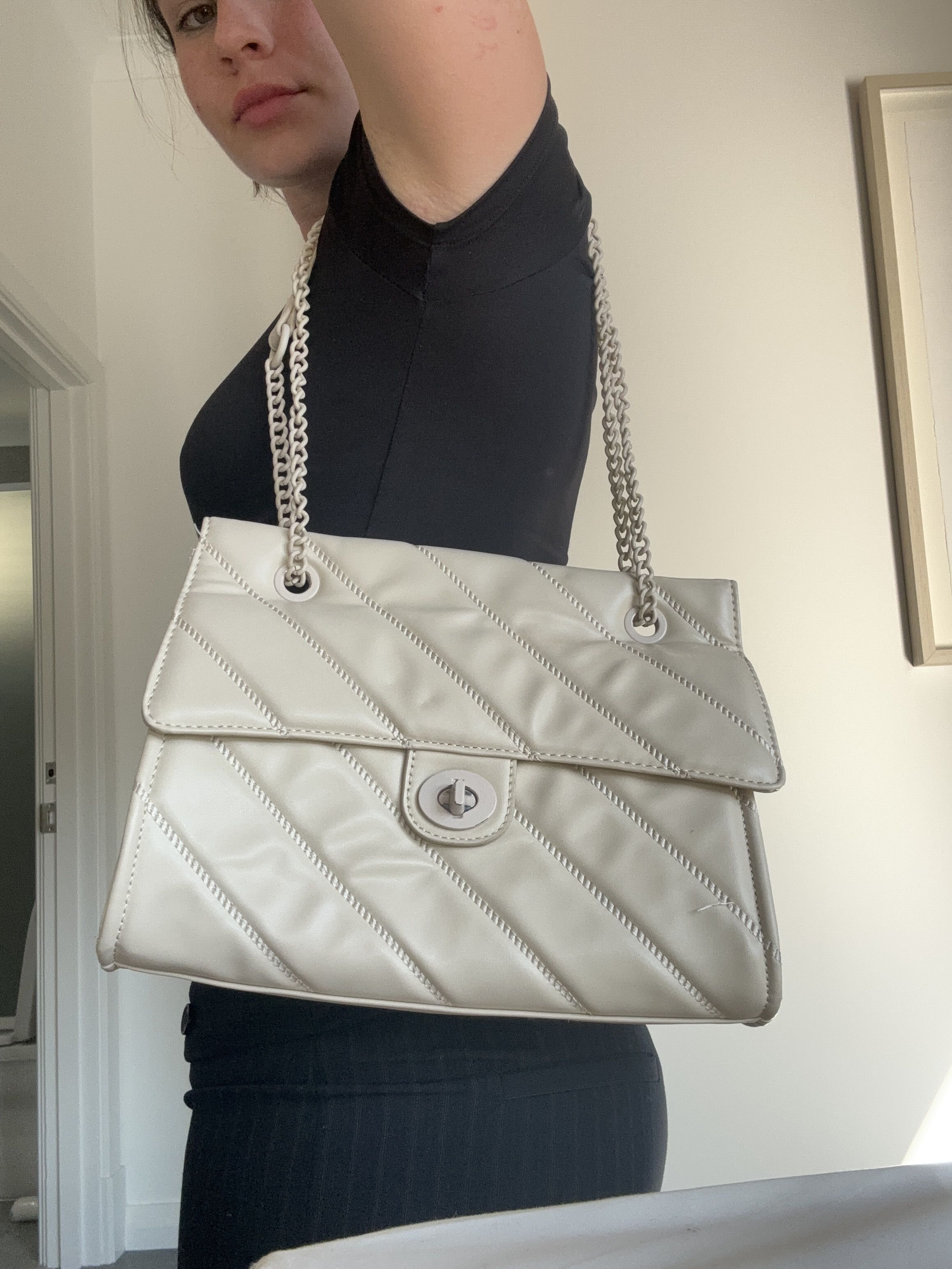 Urban Outfitters Gorgeous cream chic bag. Size ONE SIZE - 1 Thumbnail