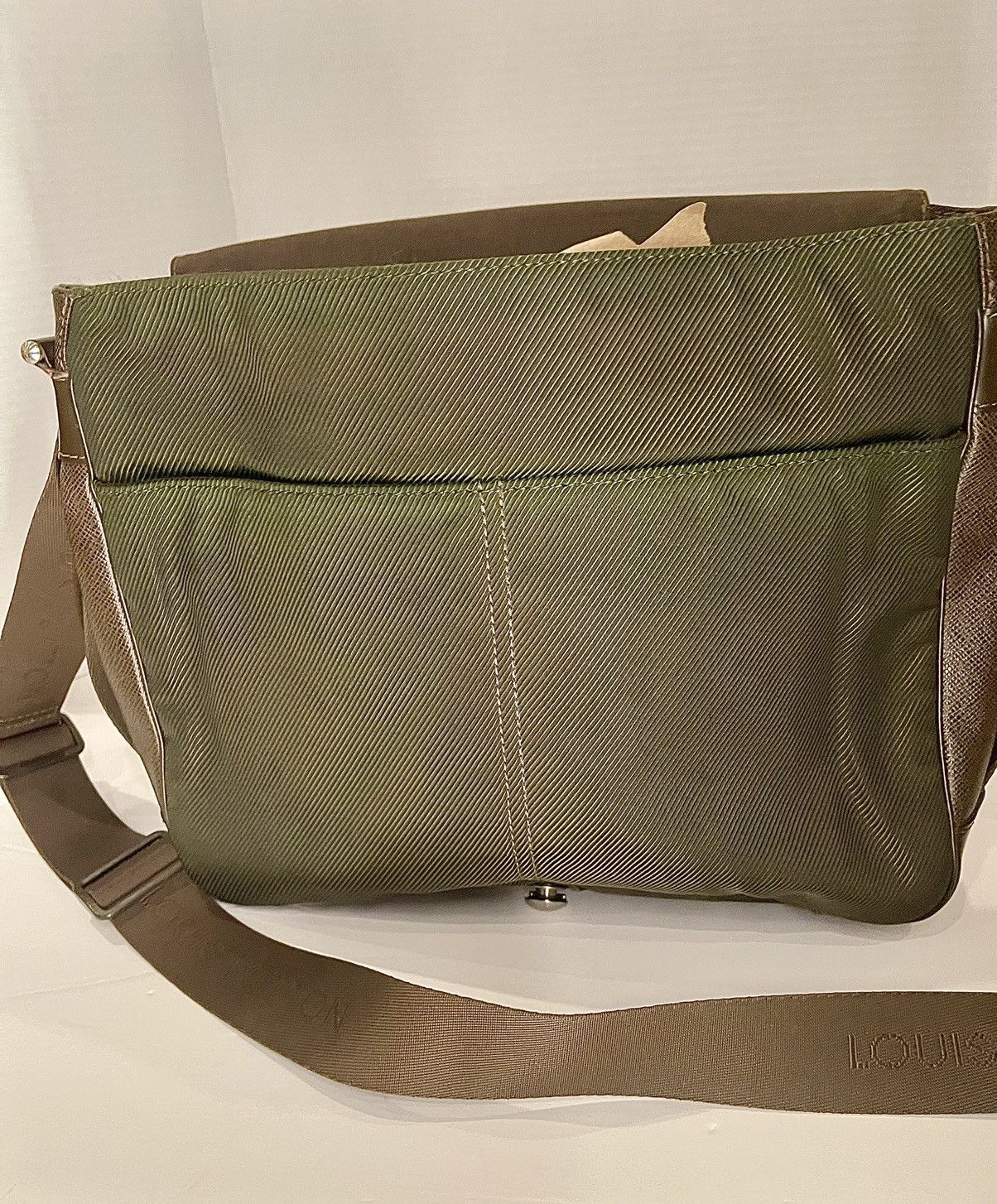 Louis Vuitton Louis Vuitton Brown Taiga Crossbody Bag Size ONE SIZE - 23 Thumbnail