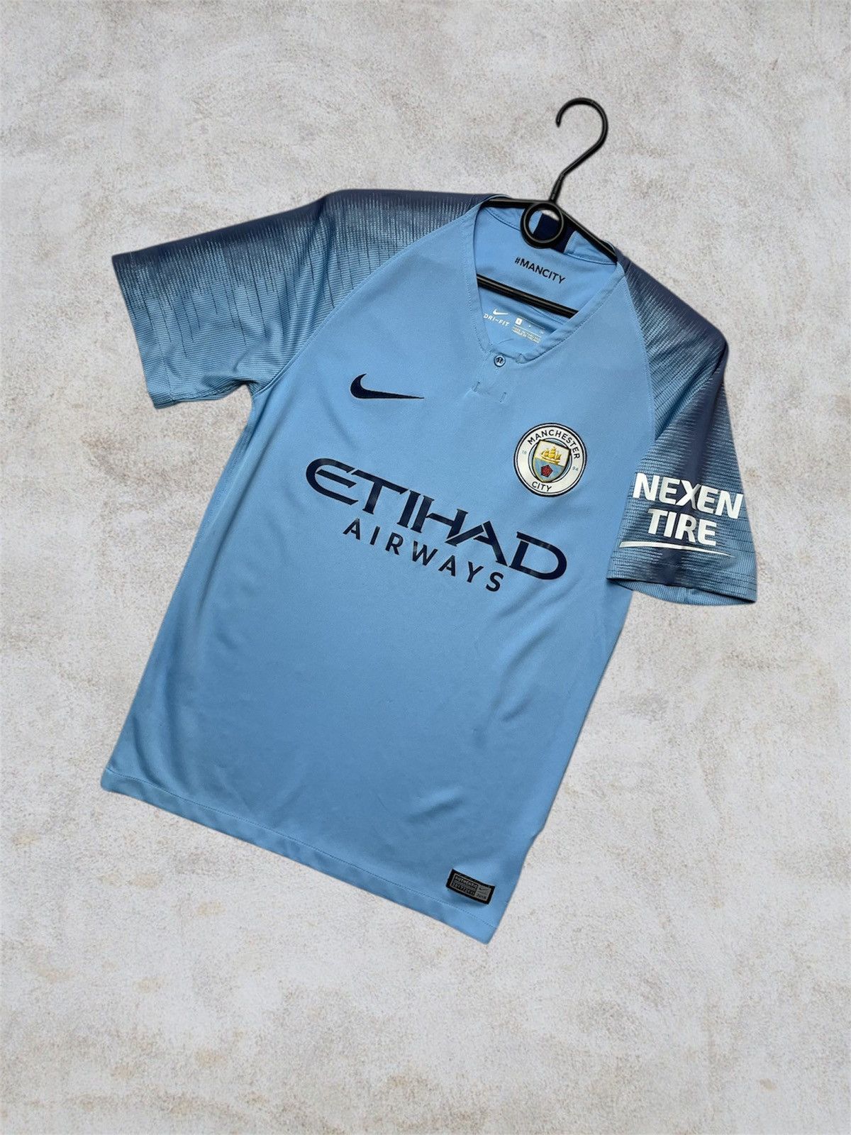 Nike Nike Manchester city soccer jersey size S small Size US S / EU 44-46 / 1 - 1 Thumbnail