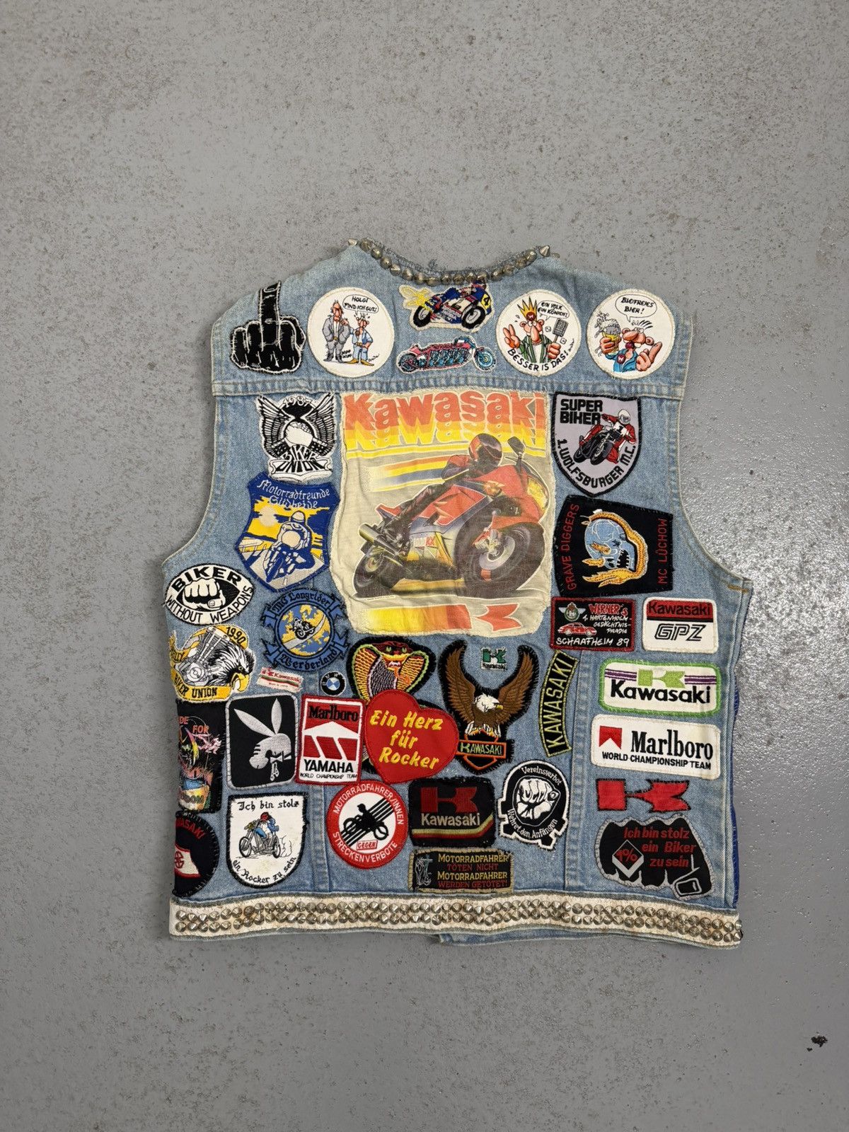 Vintage Biker Gang 80s 51States Cut Embroidered Studded Patched Vest Size US L / EU 52-54 / 3 - 18 Thumbnail