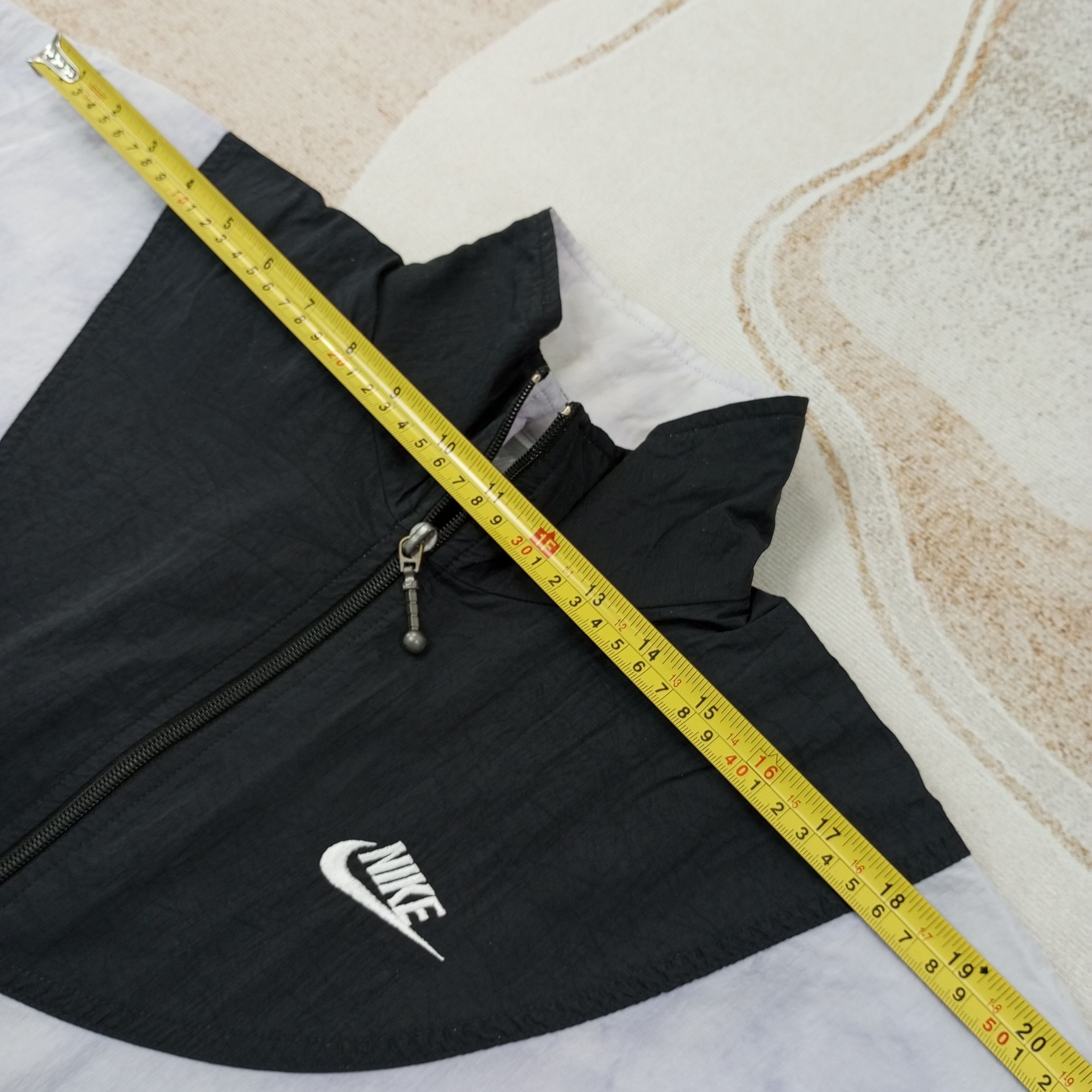 Nike Nike Small Logo Windbreaker Jacket c232n5 Size US XL / EU 56 / 4 - 8 Thumbnail