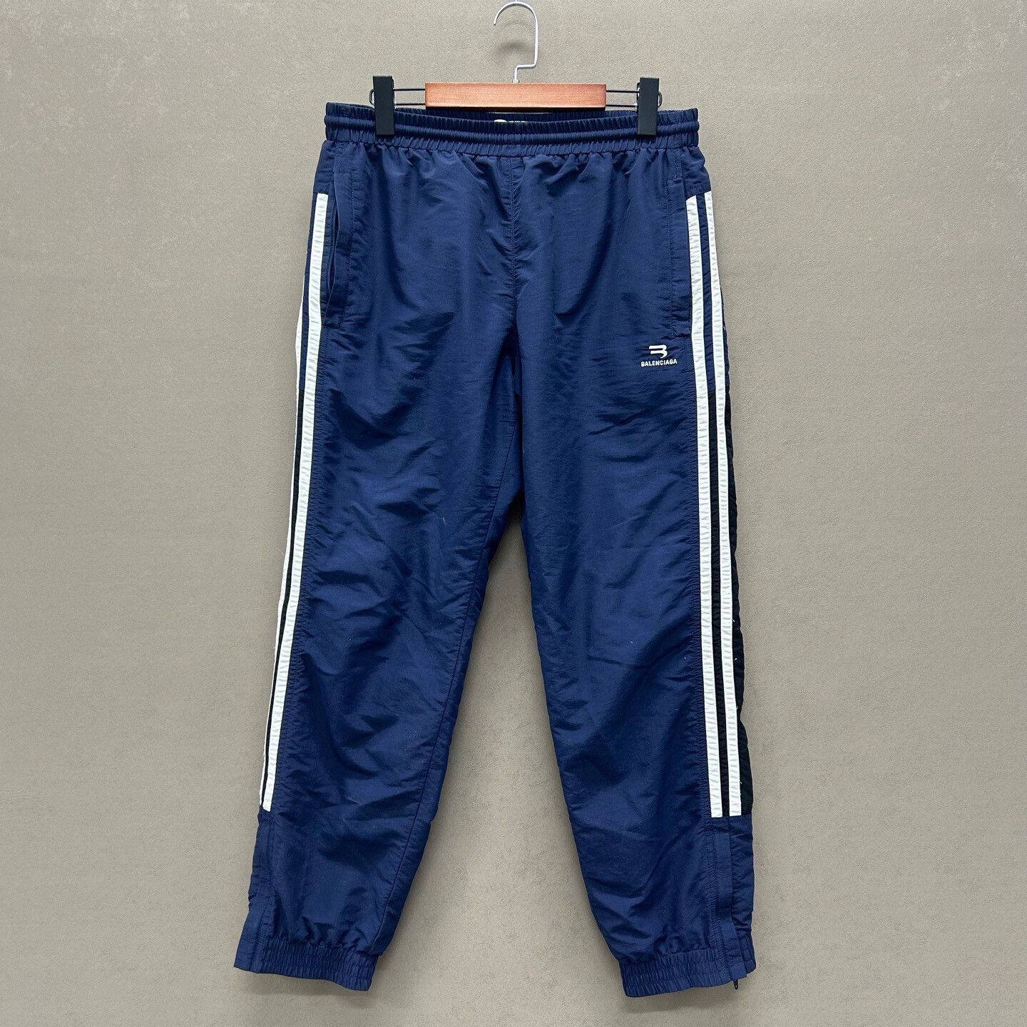 Balenciaga Balenciaga Blue Embroidered Sports Pants Size US 26 / EU 42 - 1 Thumbnail