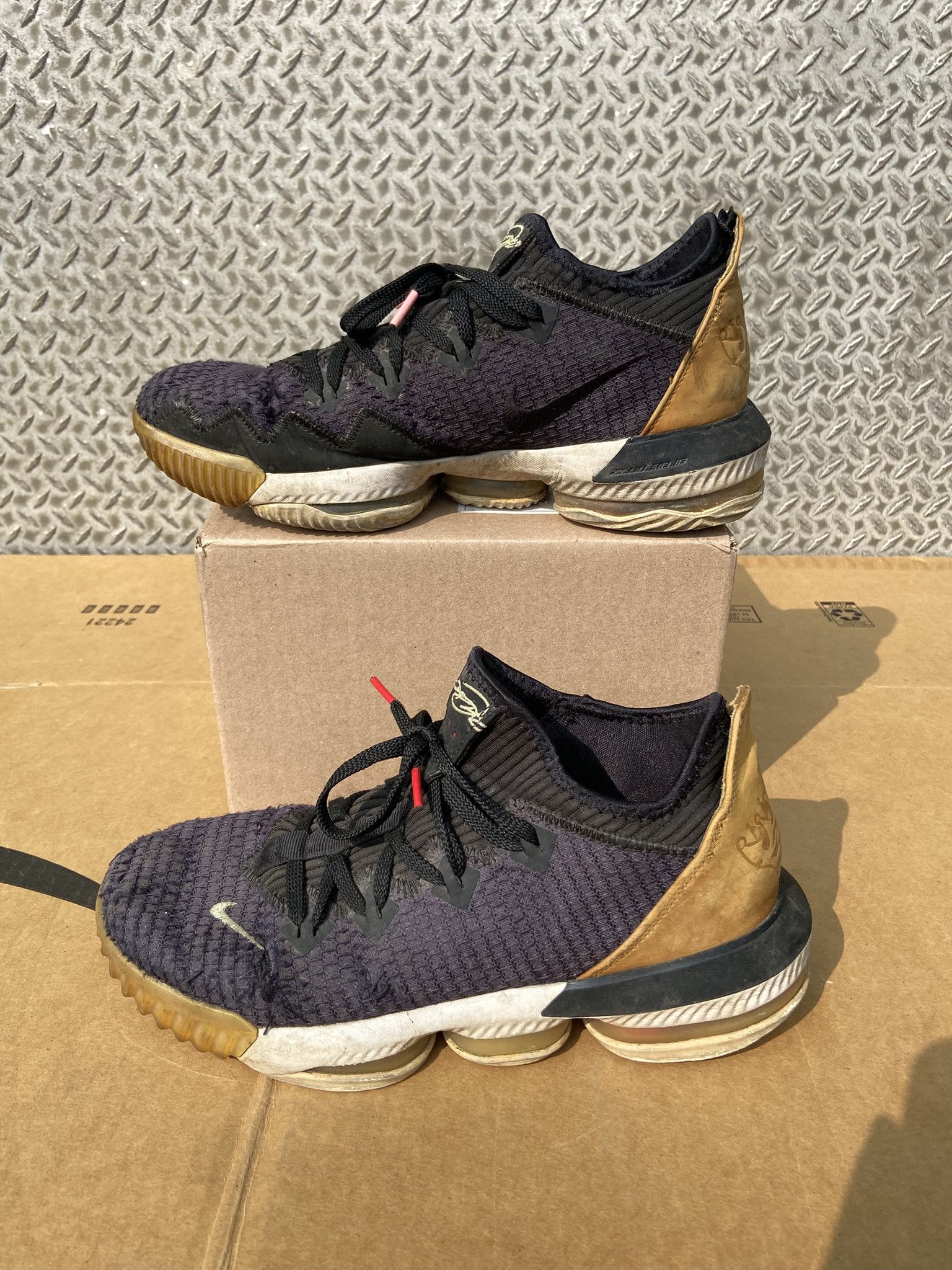 Nike Nike LeBron 16 Low Soundtrack Size 10 Size US 10 / EU 43 - 1 Thumbnail