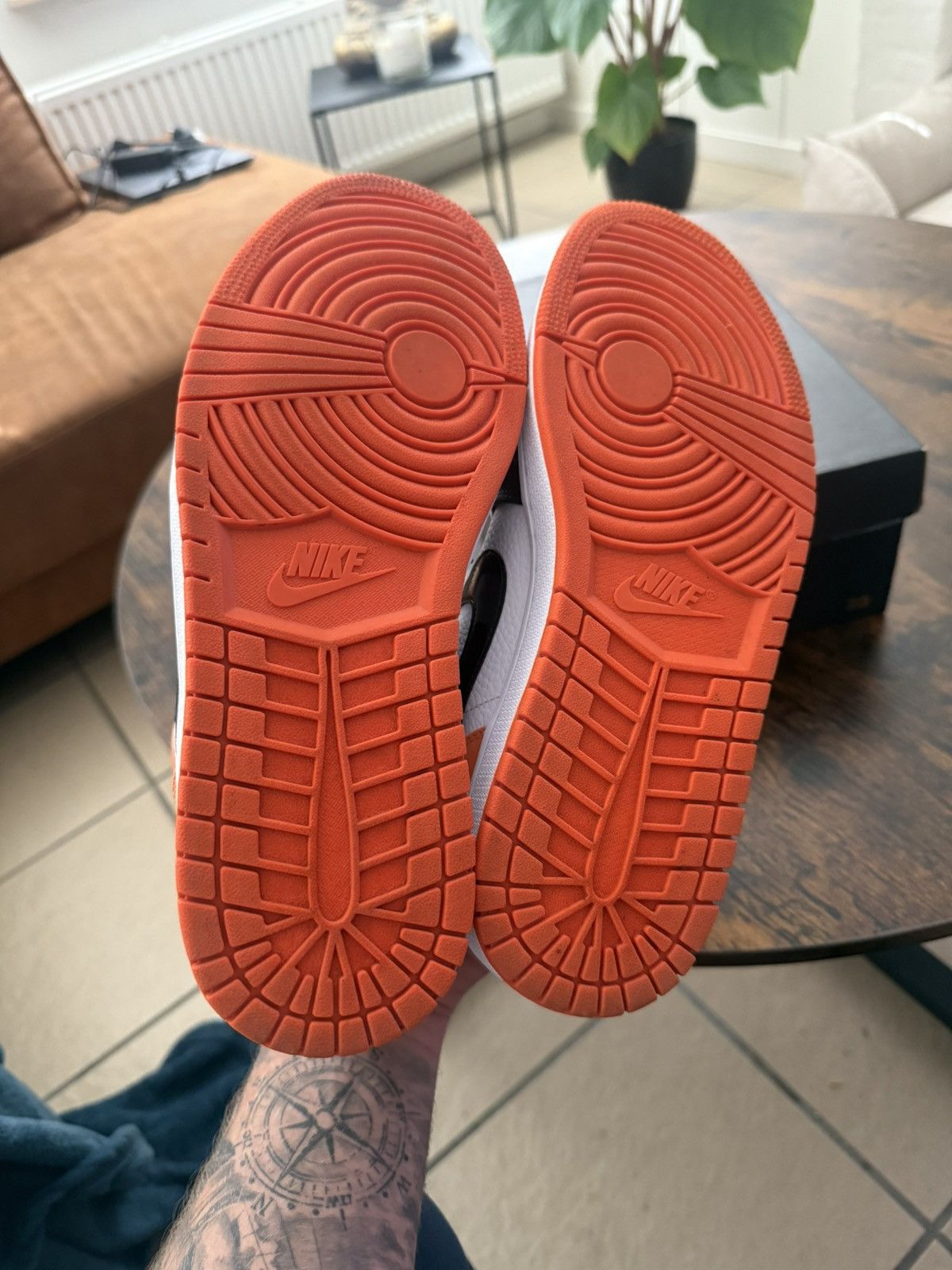 Jordan Brand Jordan 1 low shattered backboard Size US 11 / EU 44 - 5 Thumbnail