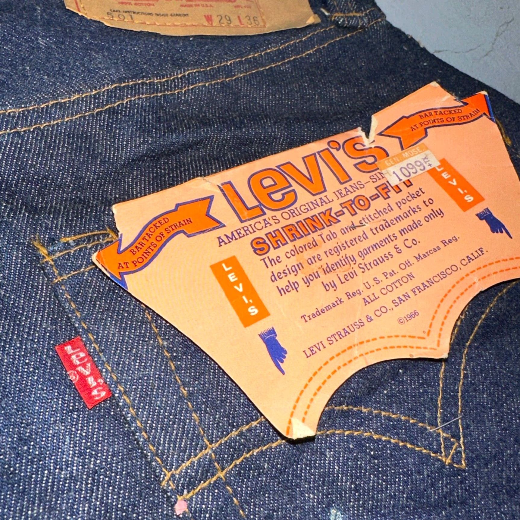 Levi's VINTAGE Levi's 501 Jeans 70s Deadstock Redline Selvedge Dark Wash Adult Men 29x36 Rare Size US 29 - 6 Thumbnail