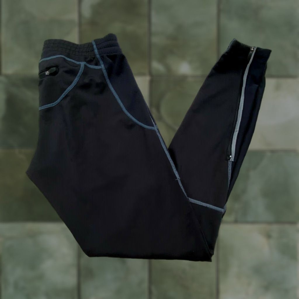 Vintage Sugoi Women's Athletic Pants Small Black Running Joggers Size 28" / US 6 / IT 42 - 1 Thumbnail
