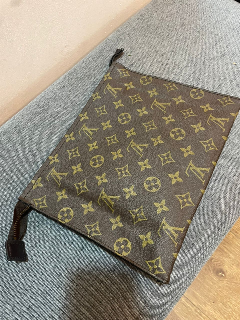 Louis Vuitton Authentic Vintage Louis Vuitton Monogram Clutch Size ONE SIZE - 5 Thumbnail