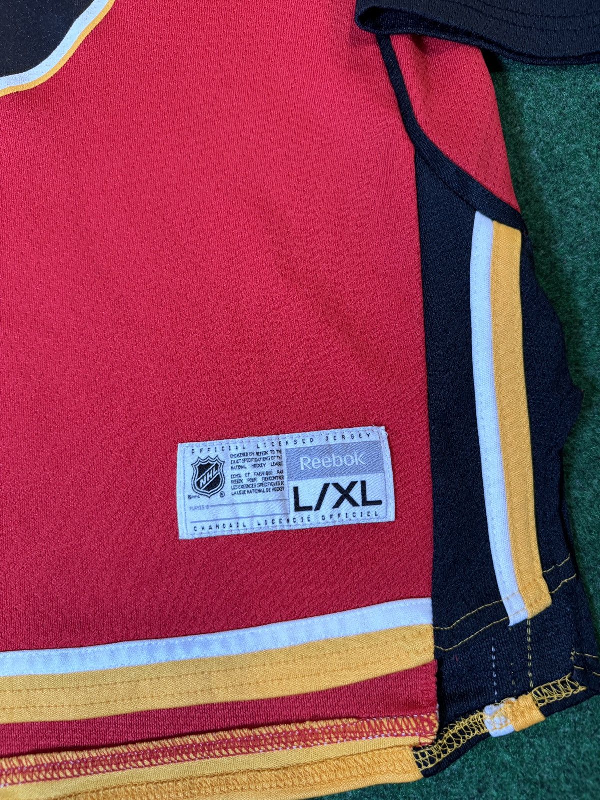 NHL × Reebok × Vintage Calgary Flames Reebok NHL Small Red Hockey Jersey Size US S / EU 44-46 / 1 - 2 Thumbnail