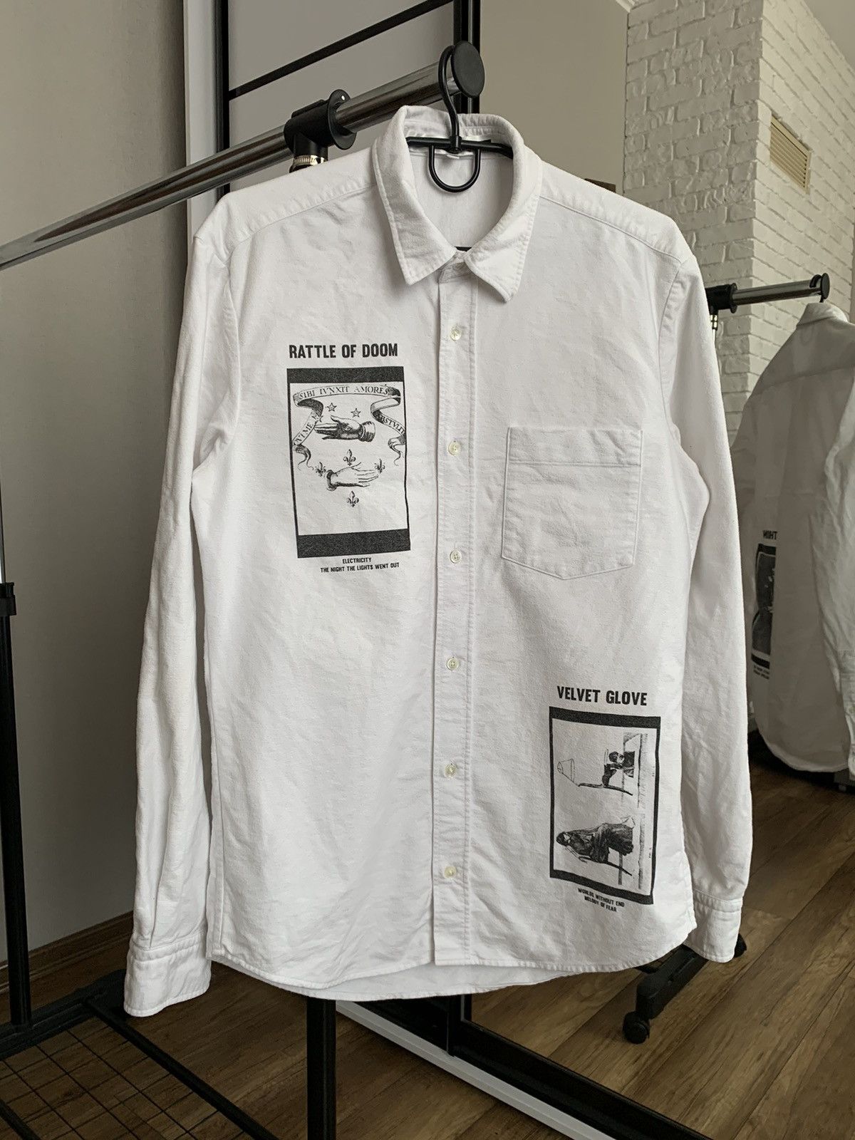 image of Alexander Mcqueen Mcq Rattle Of Doom Logos Shirt Button Up in White, Men's (Size Small)