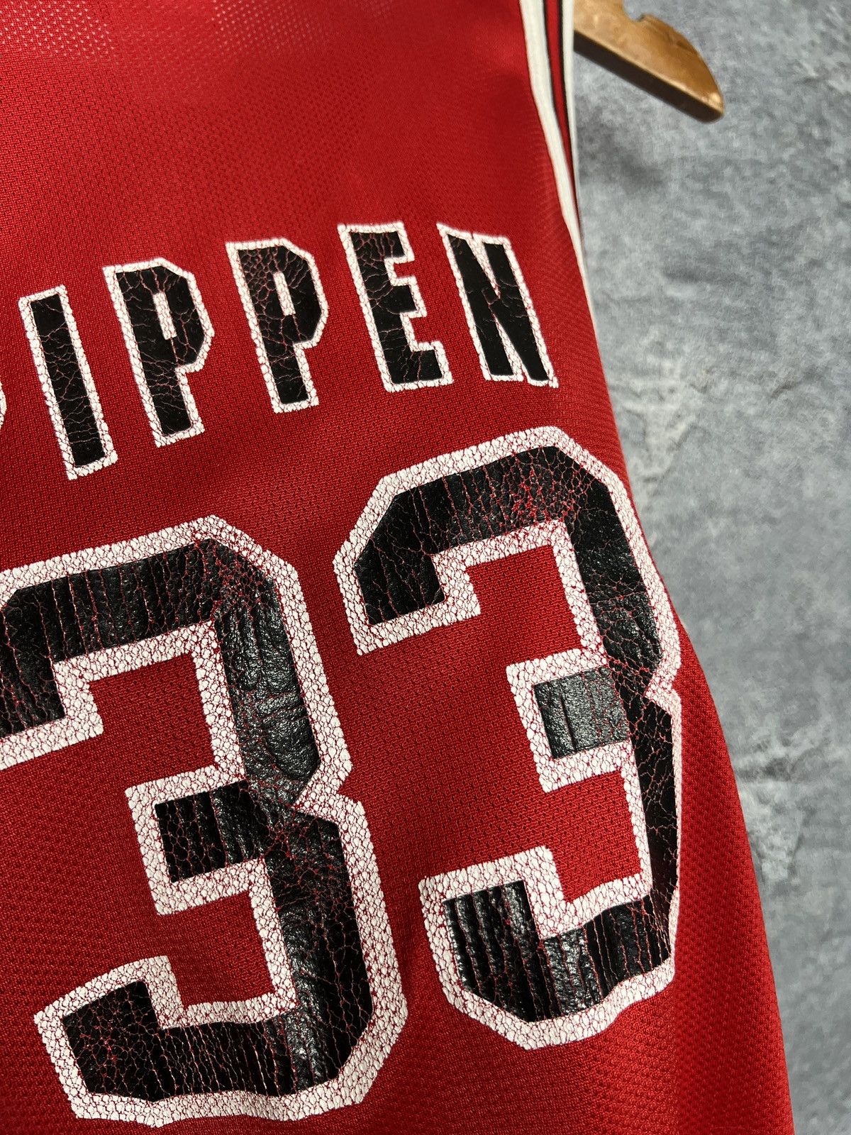 Champion Vintage Champion Chicago Bulls #33 Pippen Jersey Tank Top Size US M / EU 48-50 / 2 - 11 Thumbnail