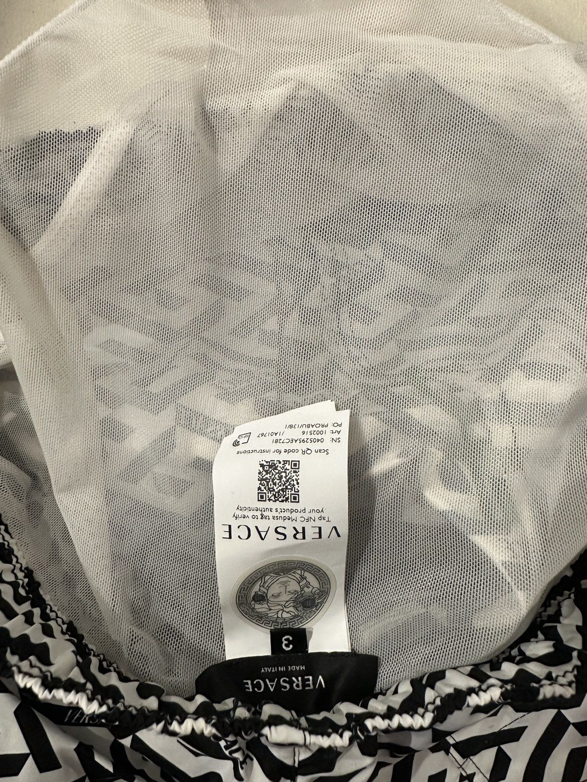 Versace Versace La Greca Monogram Swim Shorts - AUTHENTIC NFC Size 3 Size US 36 / EU 52 - 9 Thumbnail