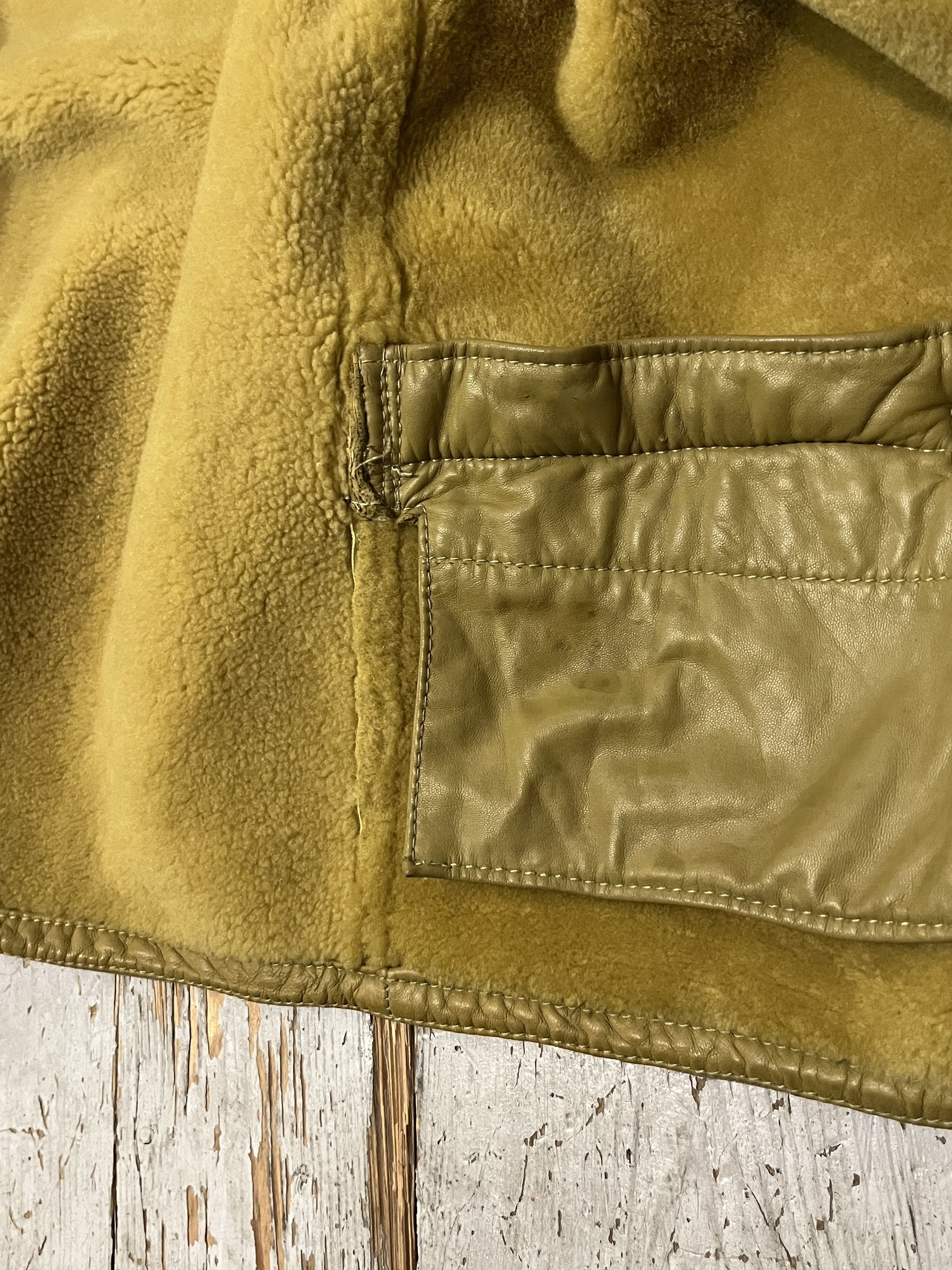 Versace × Vintage Runway 80s Gianni Versace Shearling Jacket Vintage Size XL / US 12-14 / IT 48-50 - 21 Thumbnail