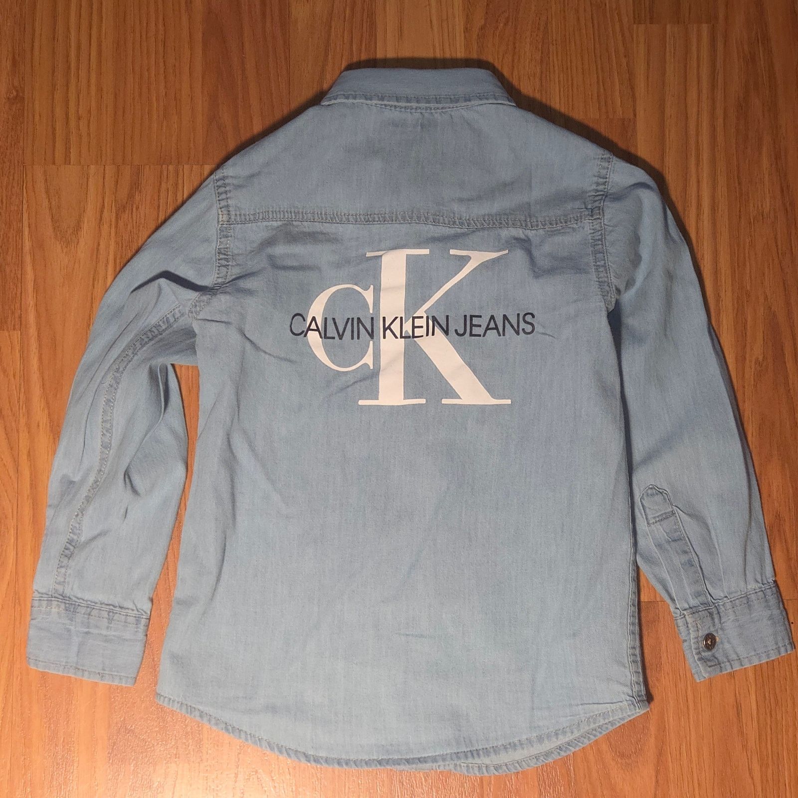 Calvin Klein Chic Calvin Klein Women's Denim Button-Up Shirt - Size Small Size S / US 4 / IT 40 - 2 Thumbnail